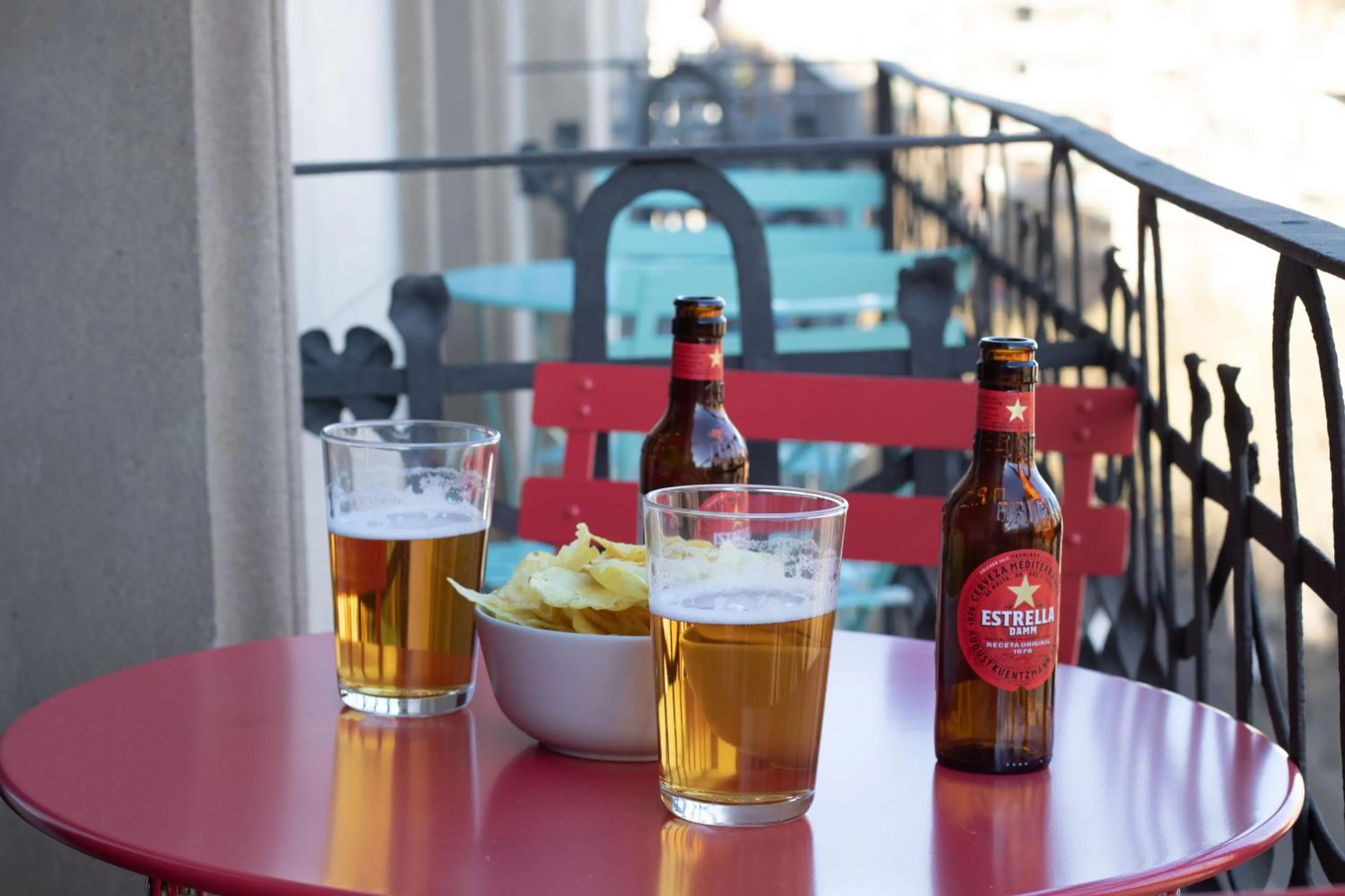 Food and drinks in LucasLand Apartments Barcelona