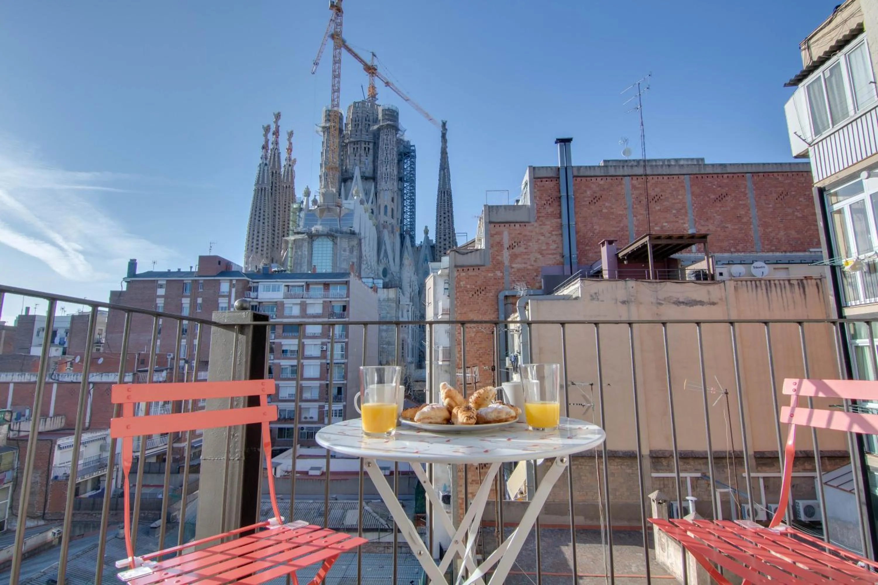 Day in LucasLand Apartments Barcelona