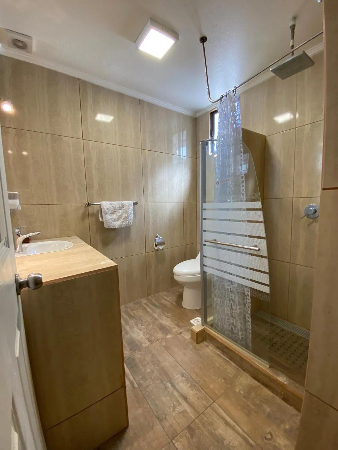 Shower in Atankalama