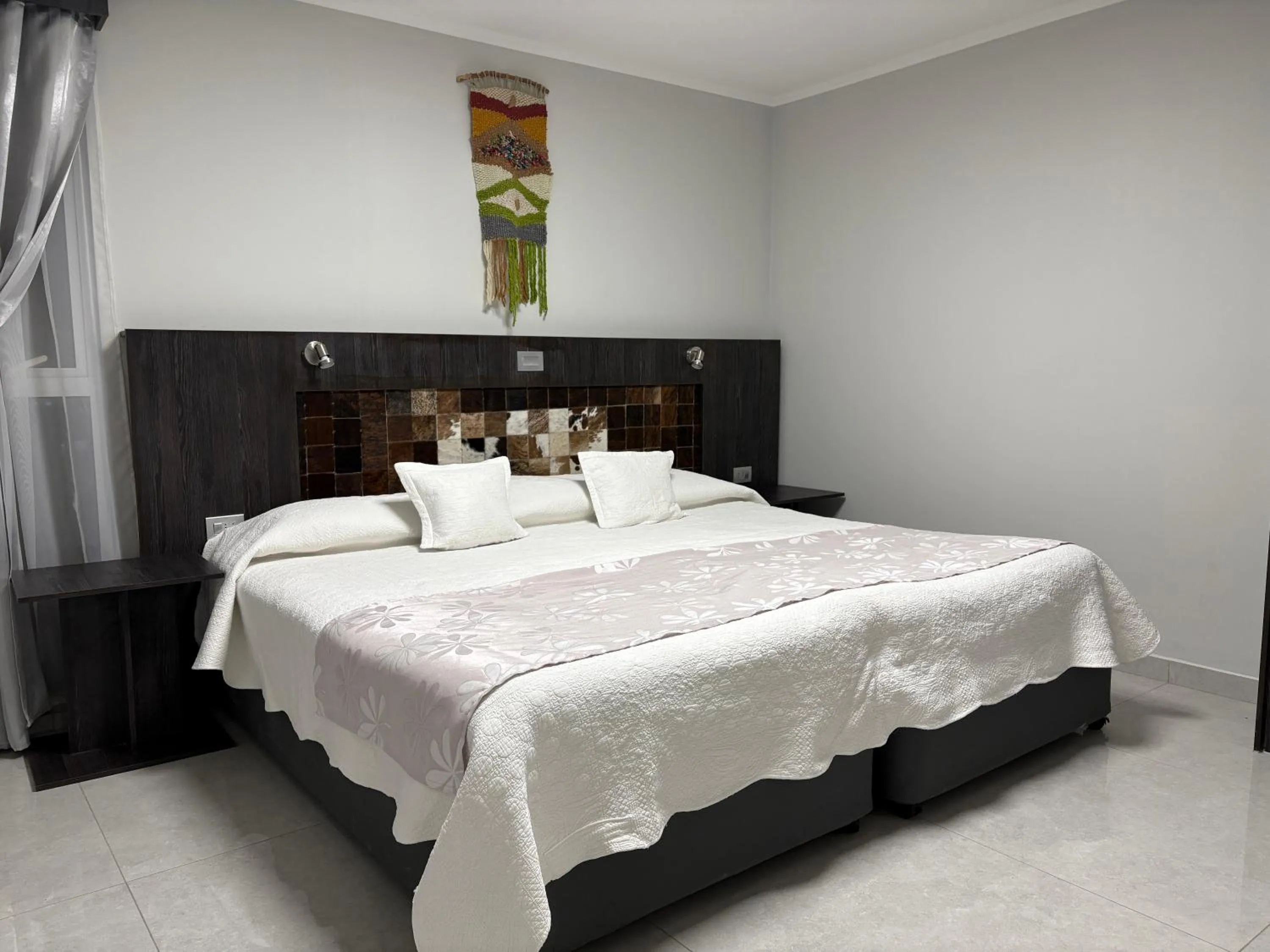 Photo of the whole room, Bed in Atankalama