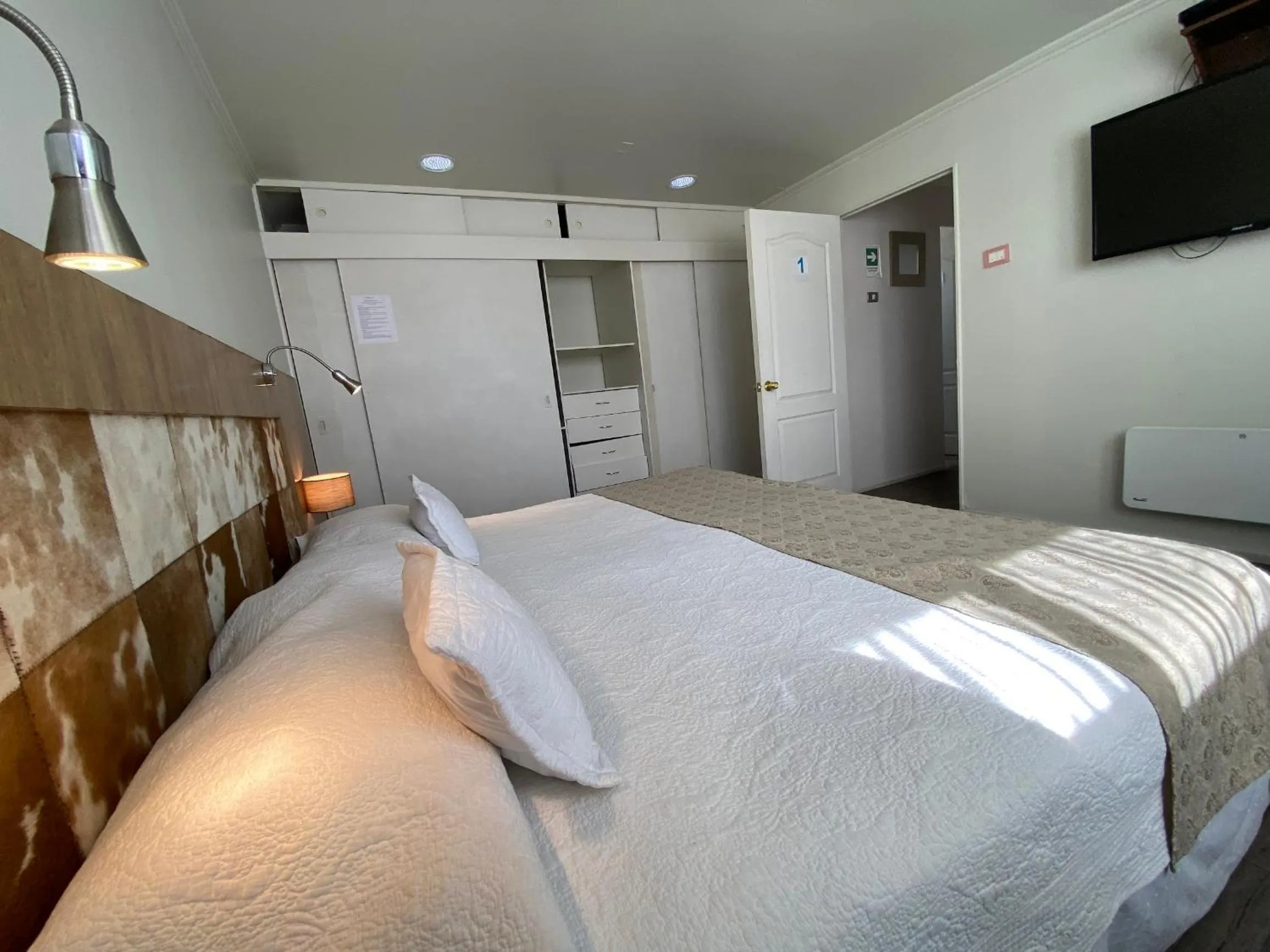 Photo of the whole room, Bed in Atankalama