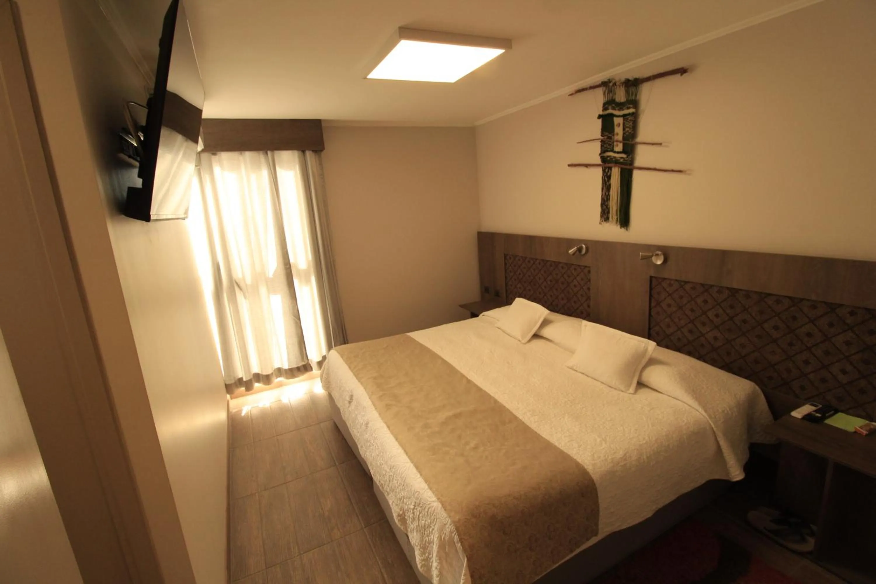 Bedroom, Bed in Atankalama