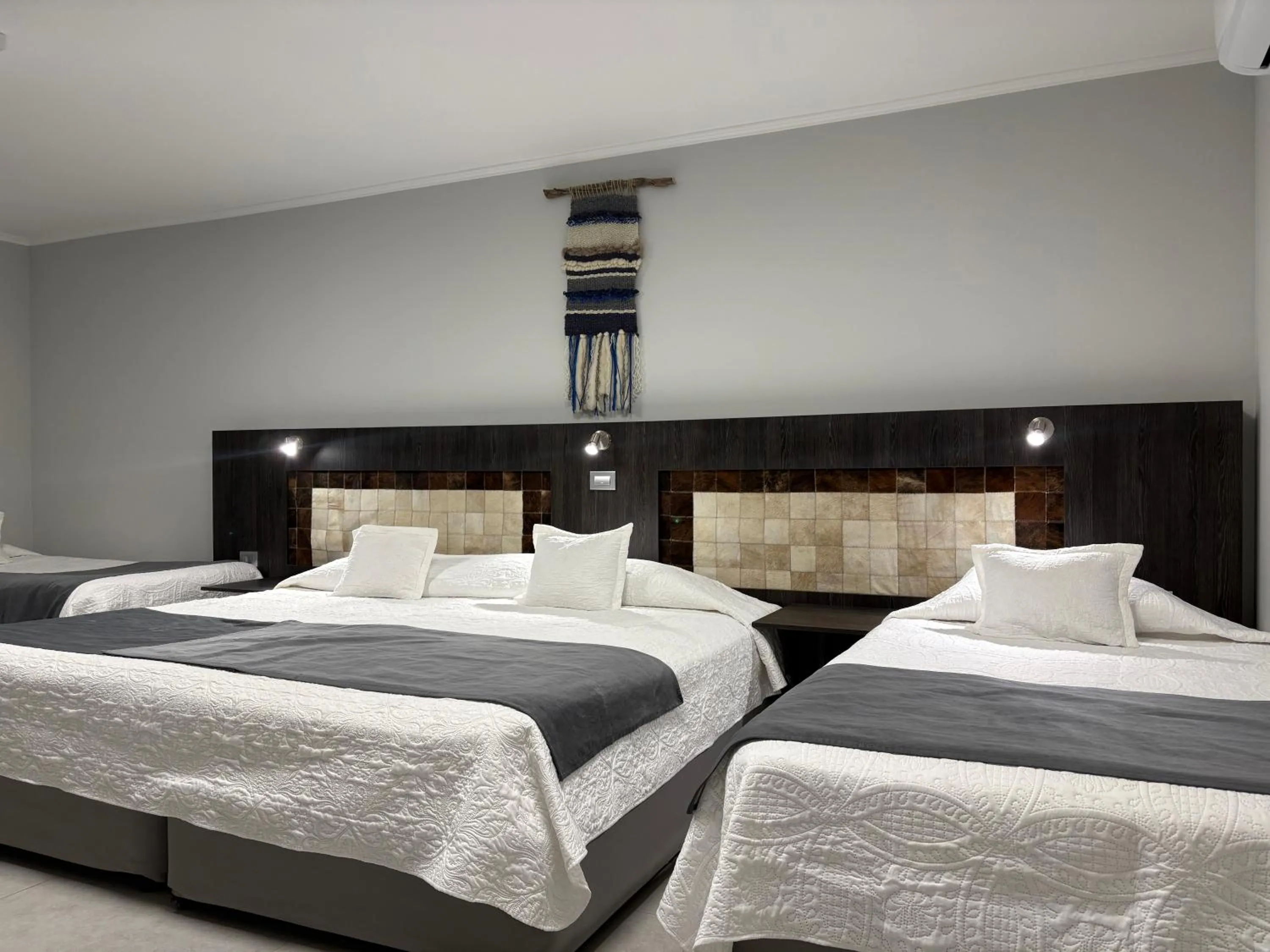 Photo of the whole room, Bed in Atankalama