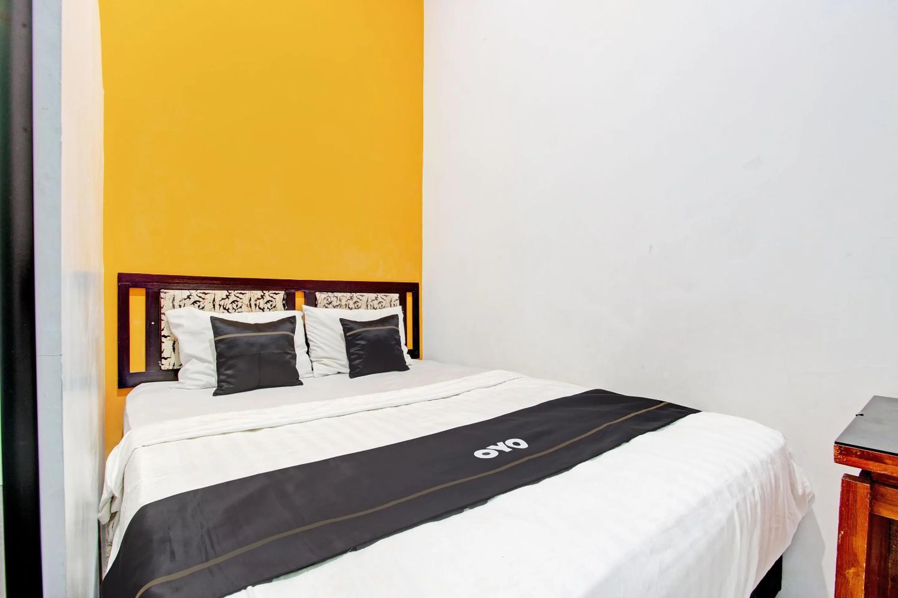 Bedroom, Bed in Capital O 92929 Hotel New Tirta Kencana Syariah