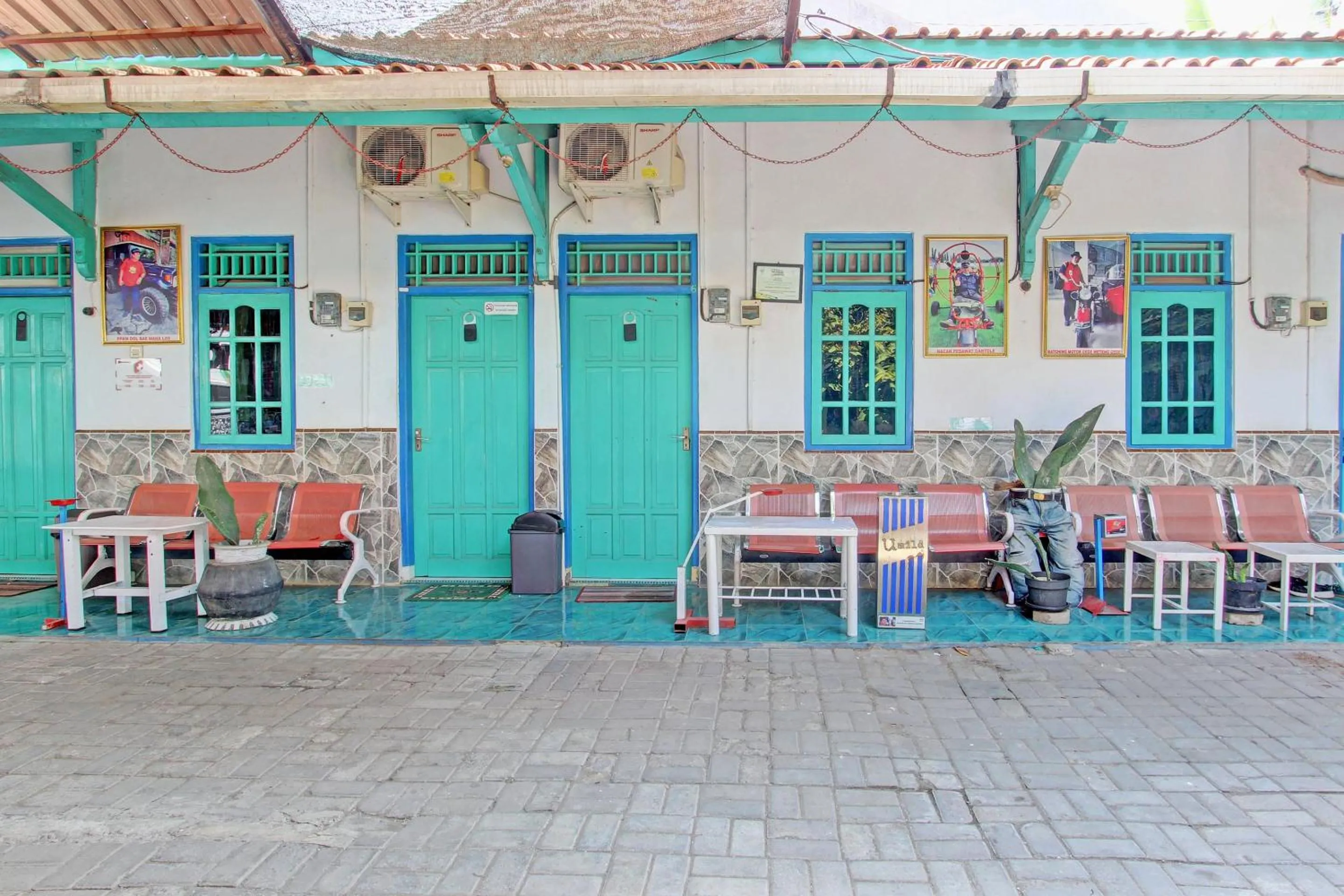 Lobby or reception in Capital O 92929 Hotel New Tirta Kencana Syariah