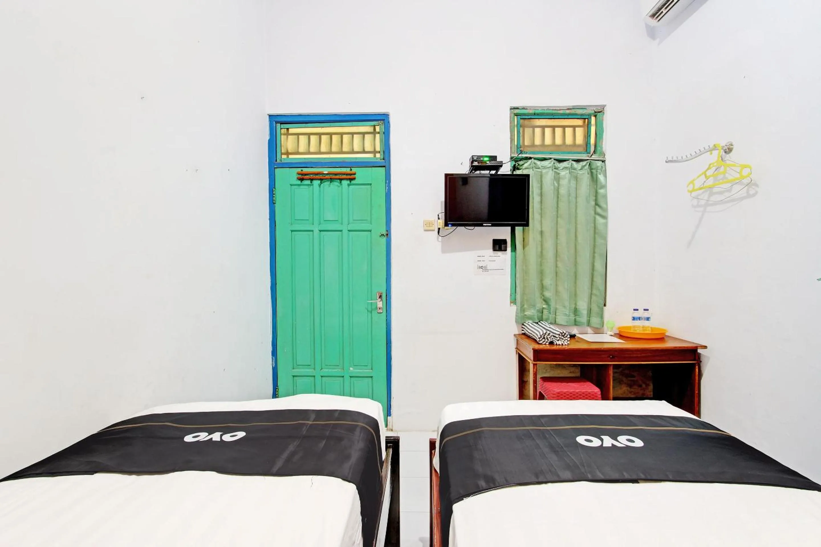 Bedroom, Bed in Capital O 92929 Hotel New Tirta Kencana Syariah