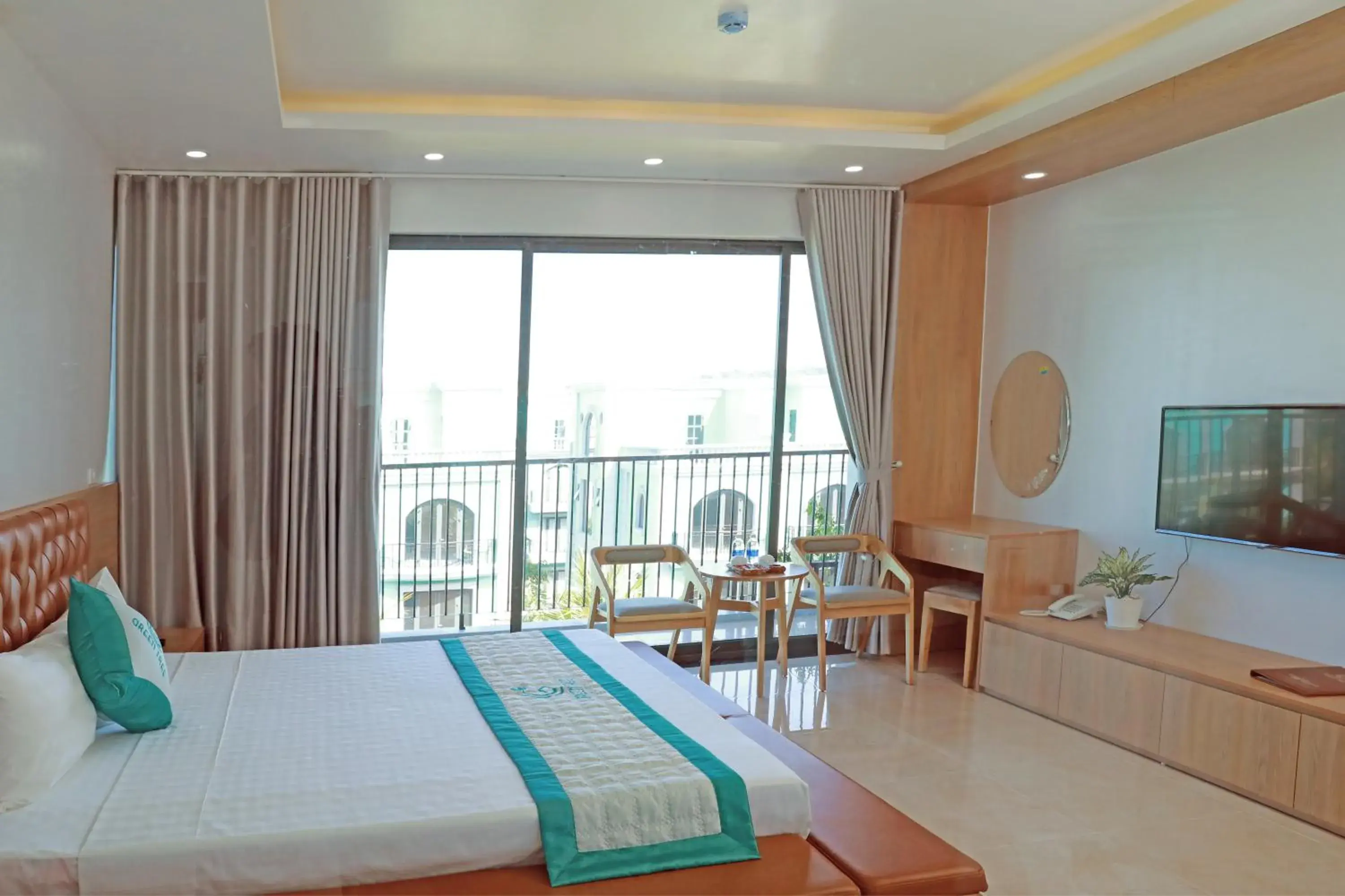 King Suite with Balcony in Green Tree Hotel Phú Quốc King Suite with Balcony in Green Tree Hotel Phú Quốc