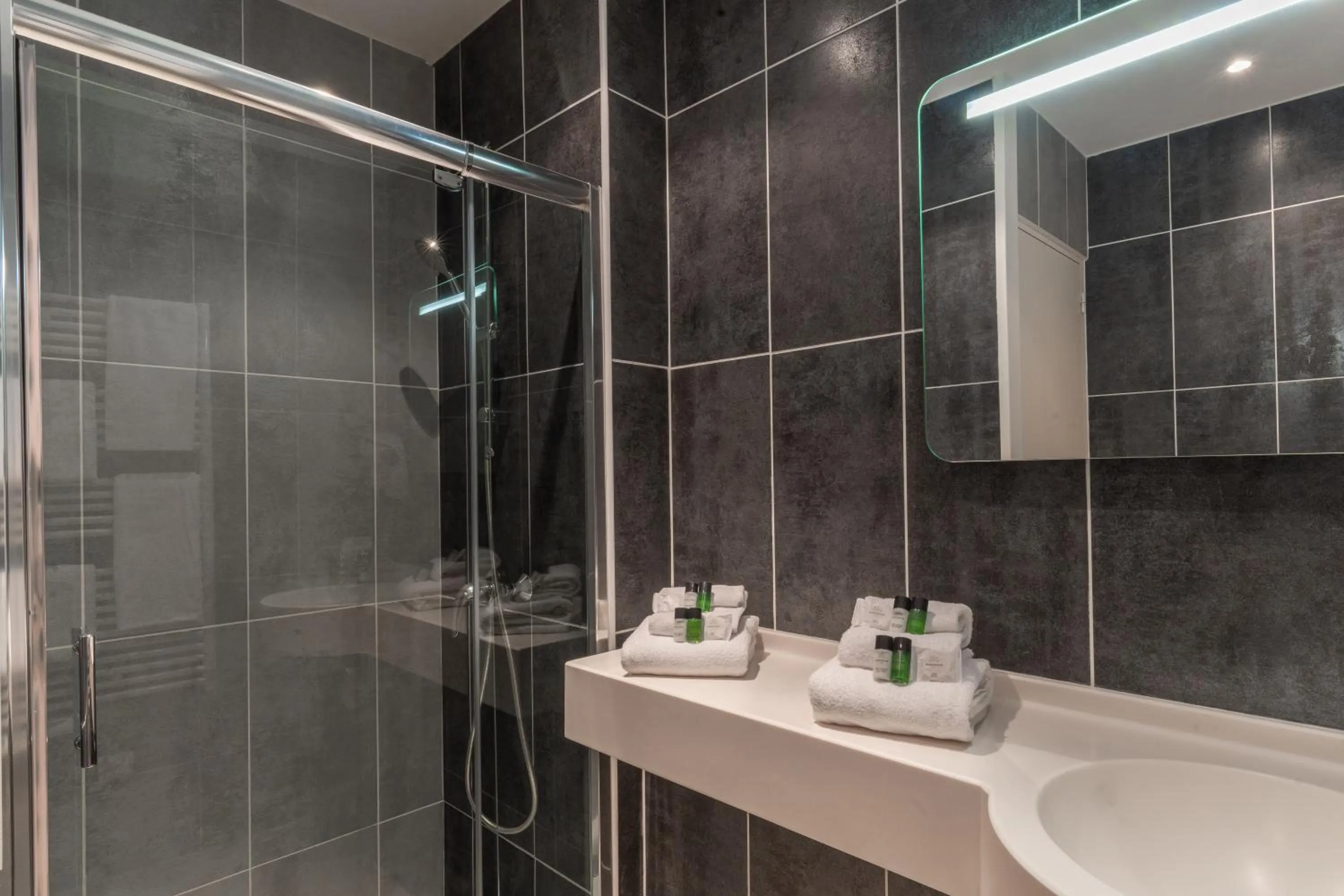 Bathroom in Grand Hôtel de L'Espérance