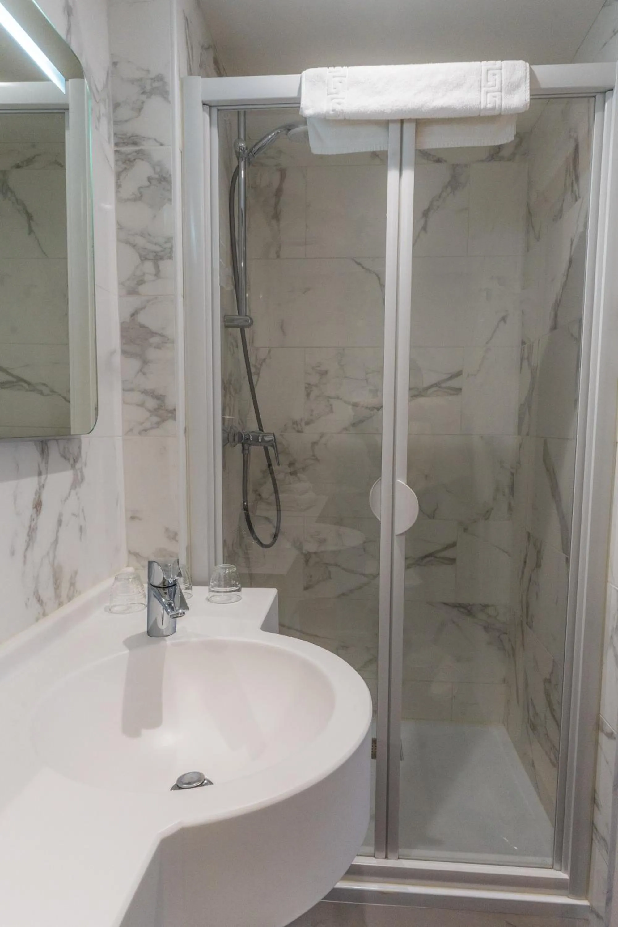 Bathroom in Grand Hôtel de L'Espérance