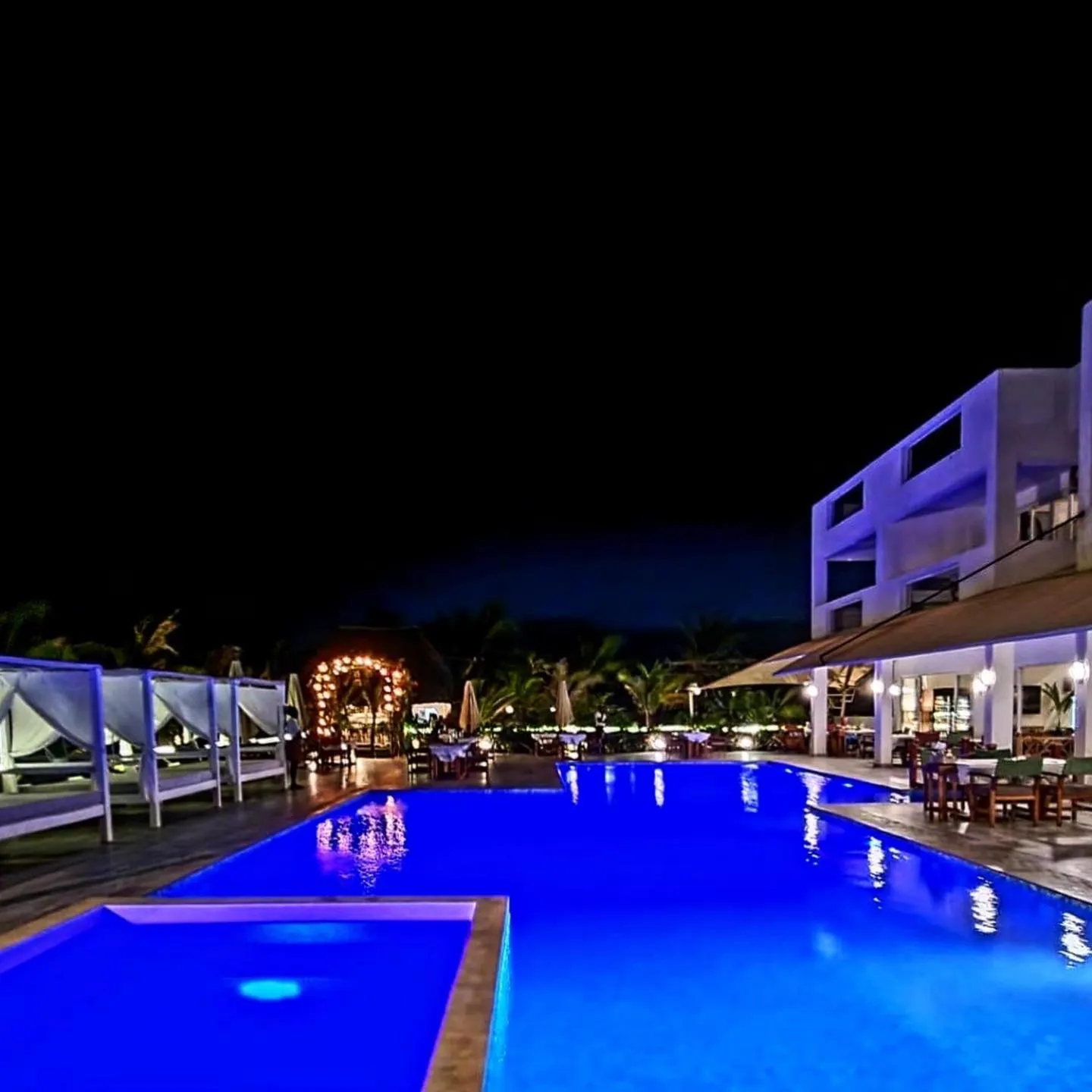 Pool view in Visiwa Beach Resort