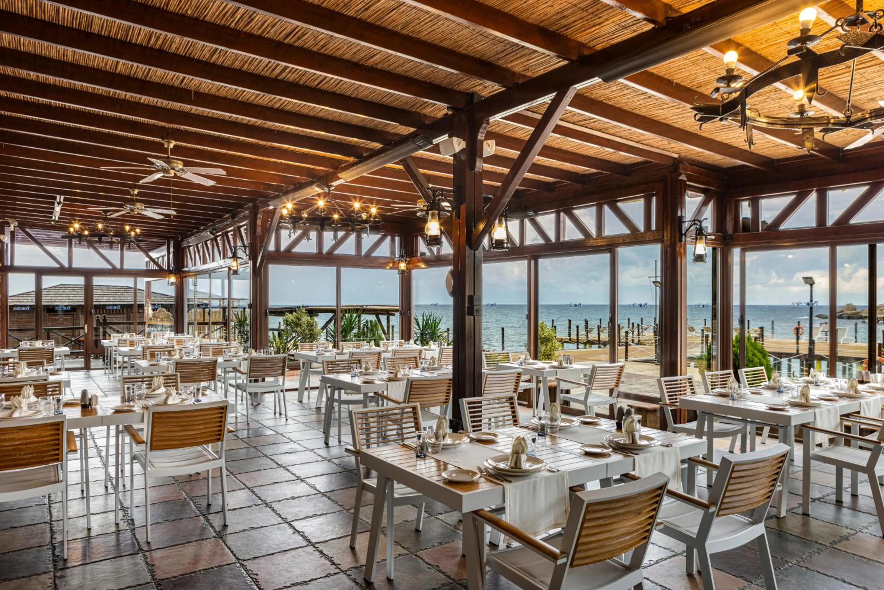 Restaurant/places to eat in Merit Royal Premium Hotel Casino & SPA