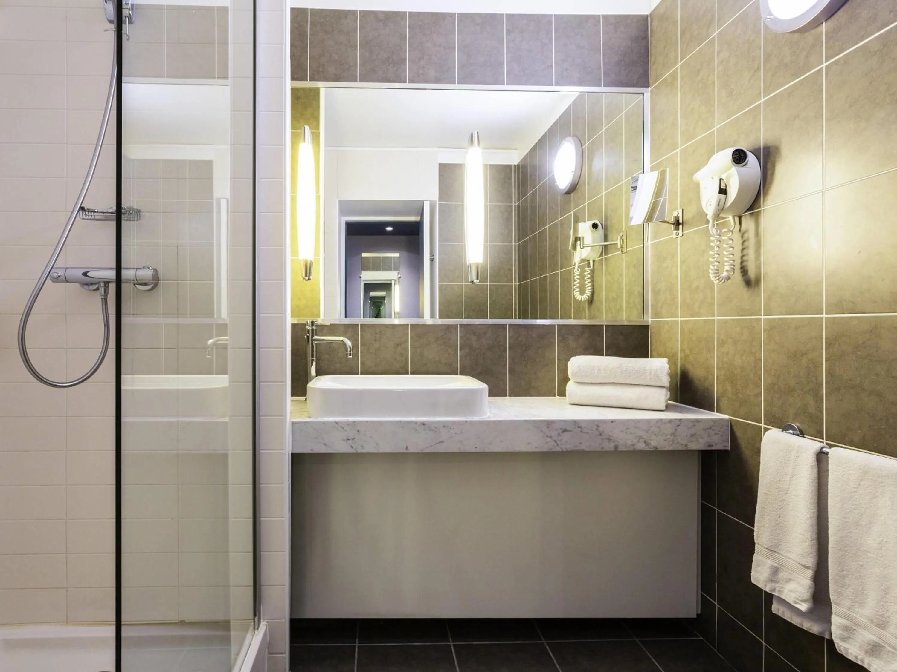 Bedroom in Mercure Bordeaux Centre Ville