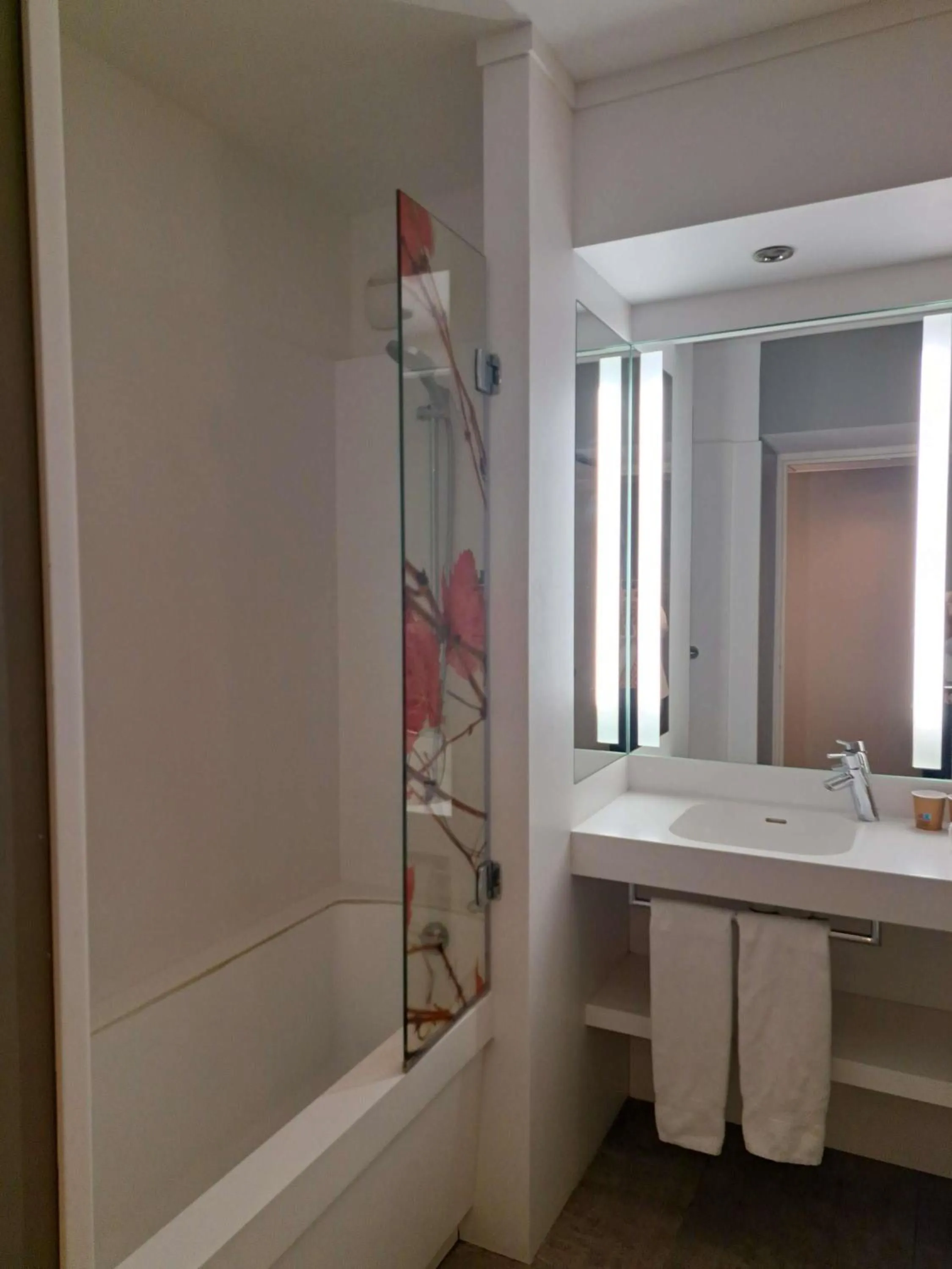 Bedroom in Mercure Bordeaux Centre Ville