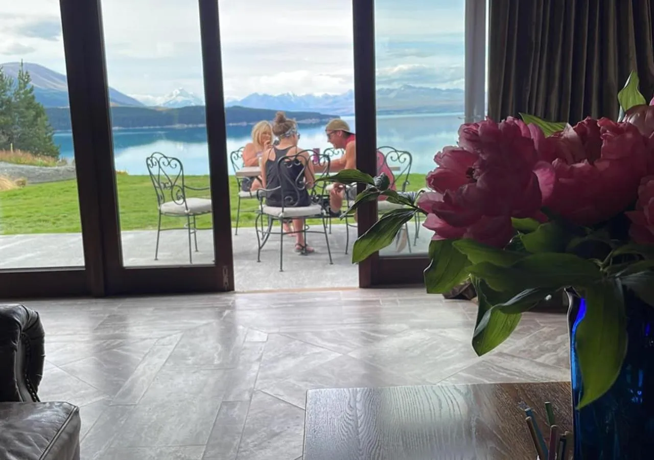 Day in Mt Cook Lakeside Retreat