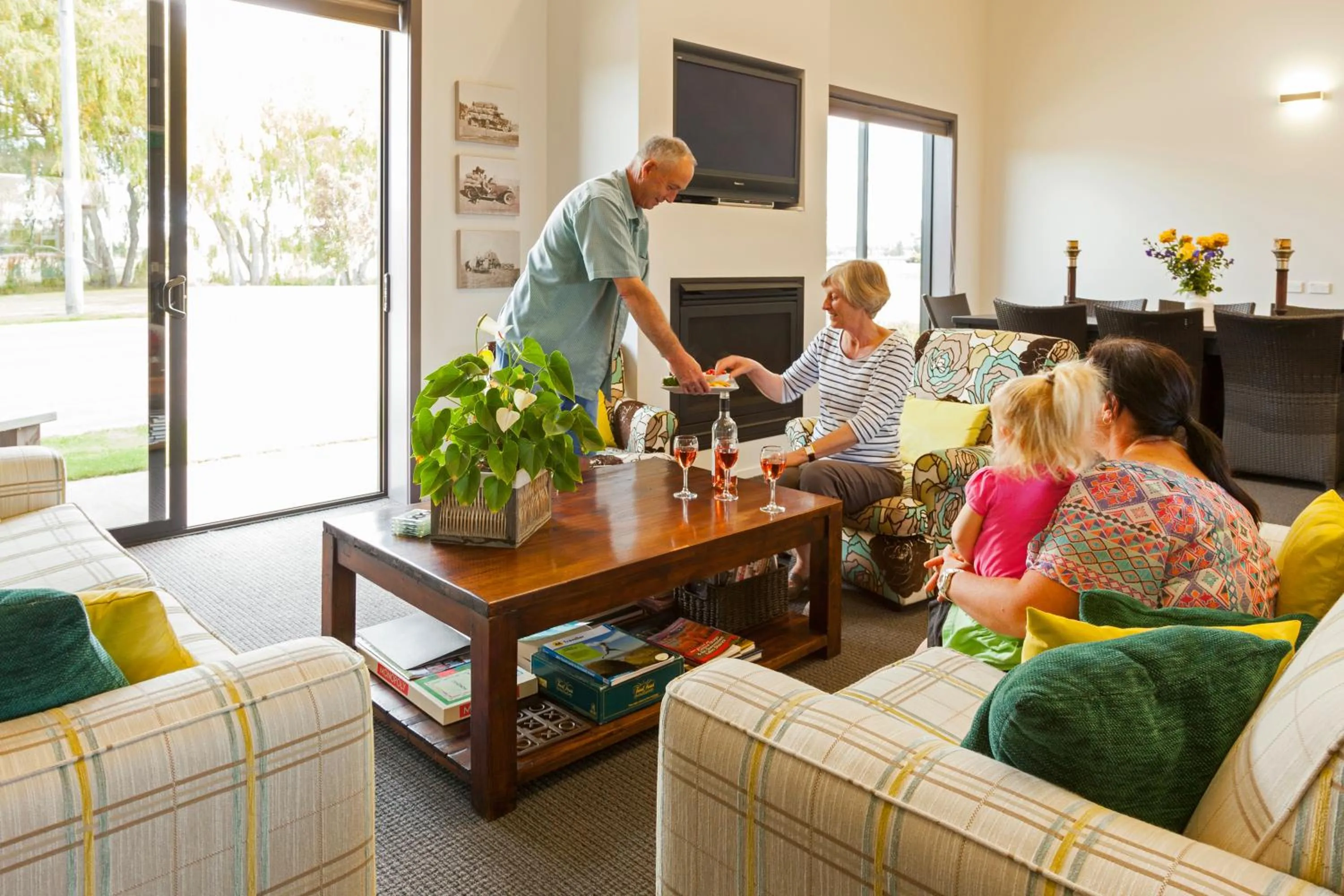 Communal lounge/ TV room in Hawkdun Lodge Motel