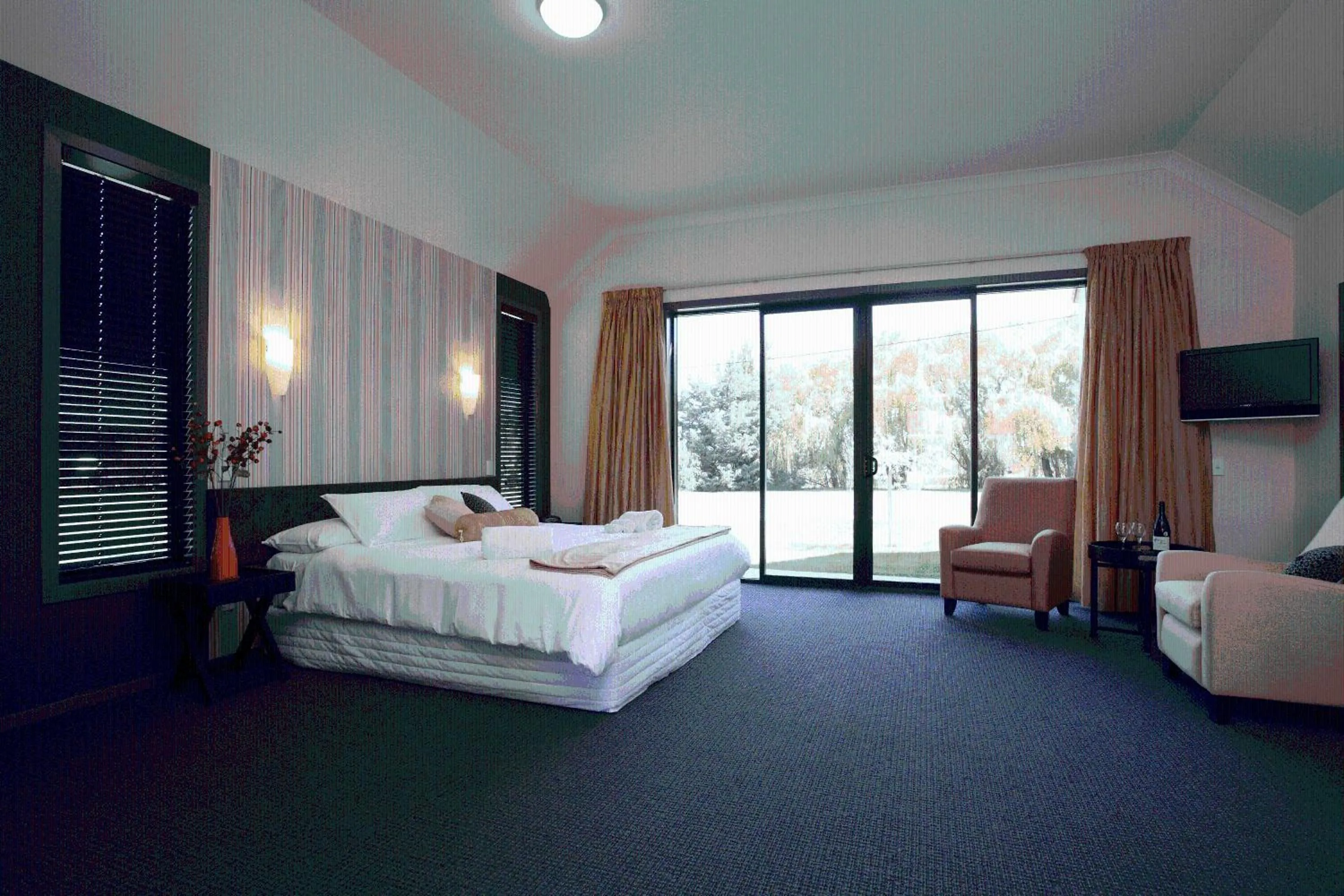 Coffee/tea facilities, Bed in Hawkdun Lodge Motel