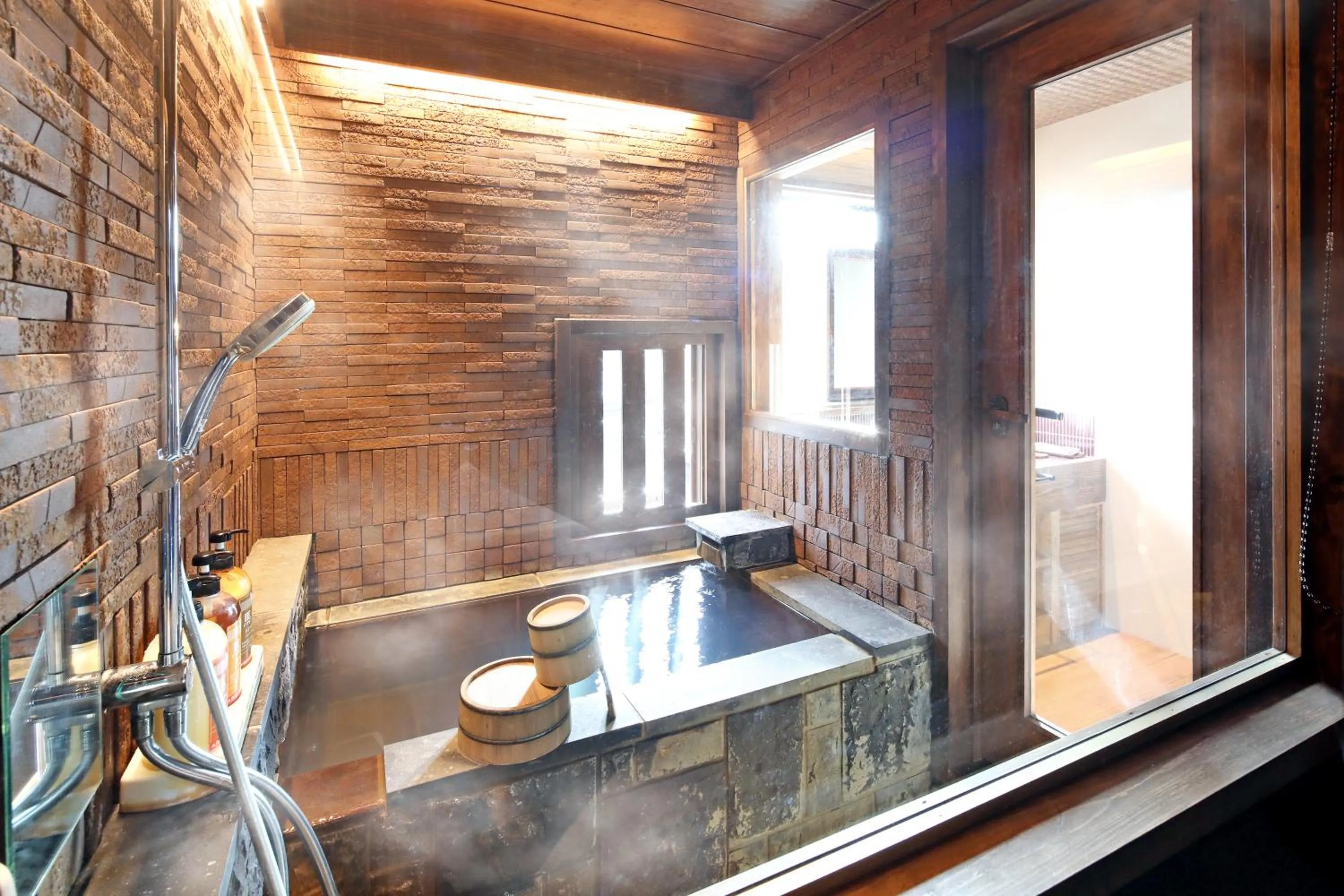 Photo of the whole room in Yunoyado Irifune