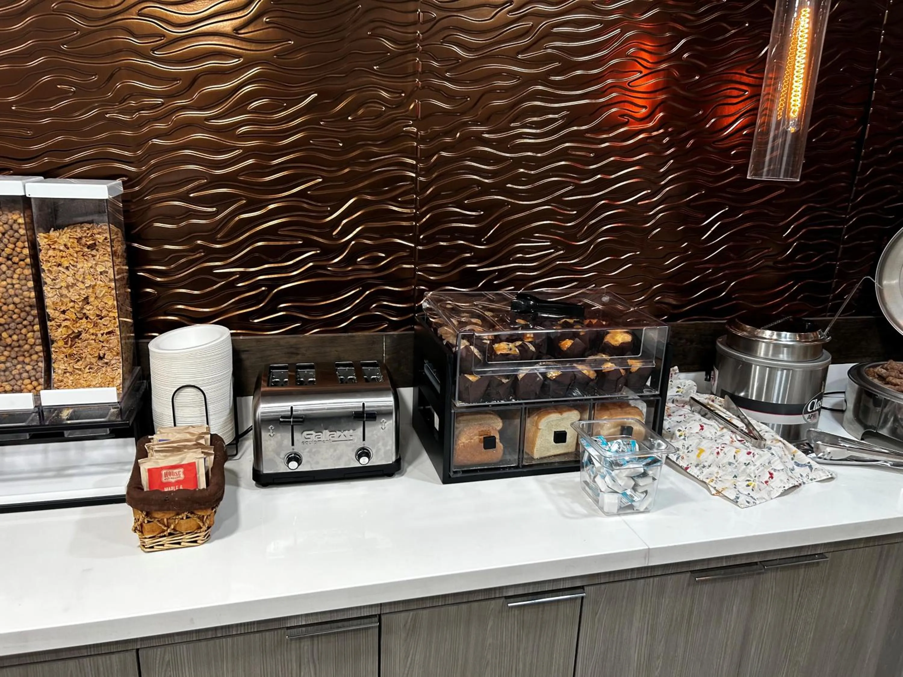 Breakfast in Heritage Inn - Yosemite/Sonora