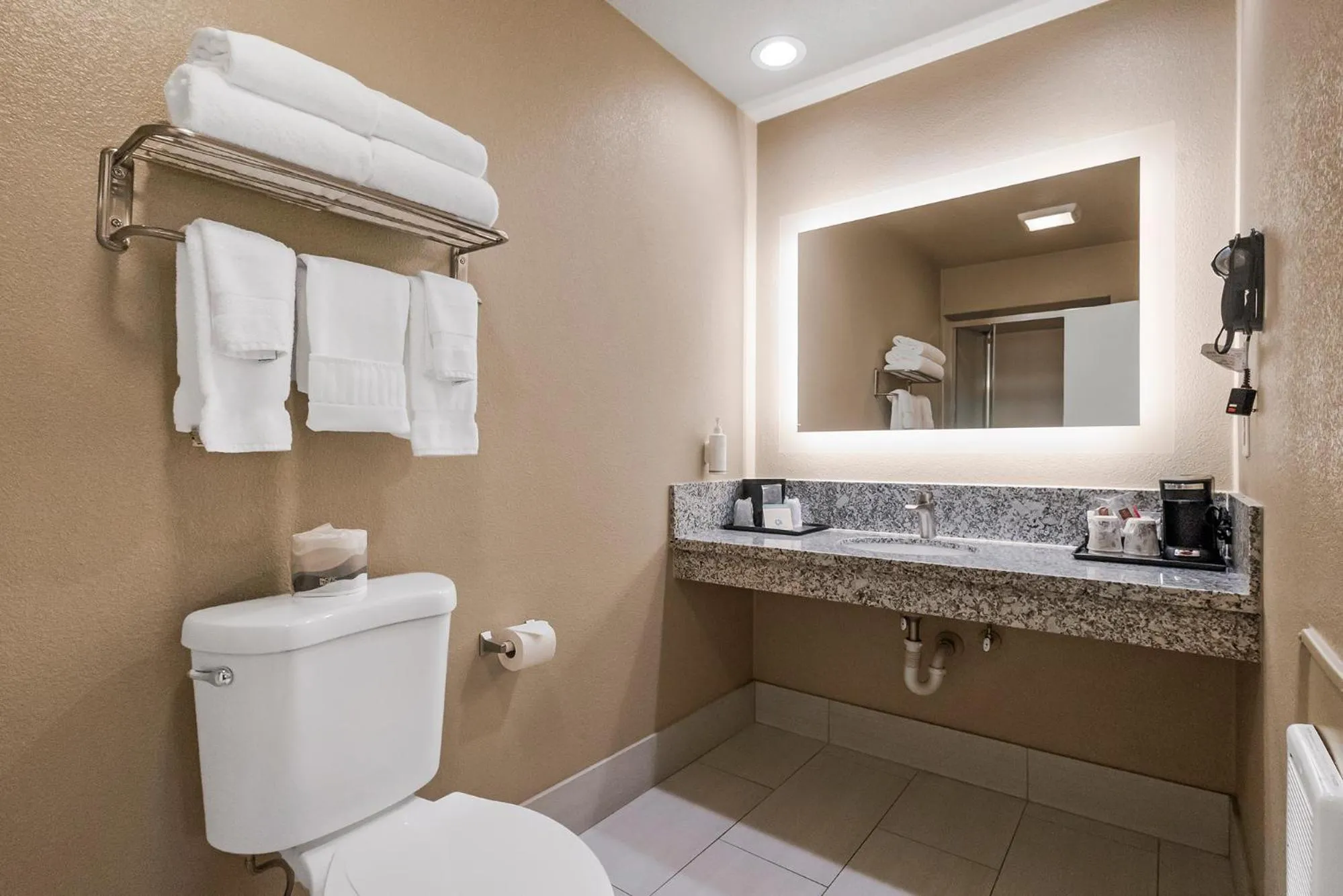 Bathroom in Heritage Inn - Yosemite/Sonora