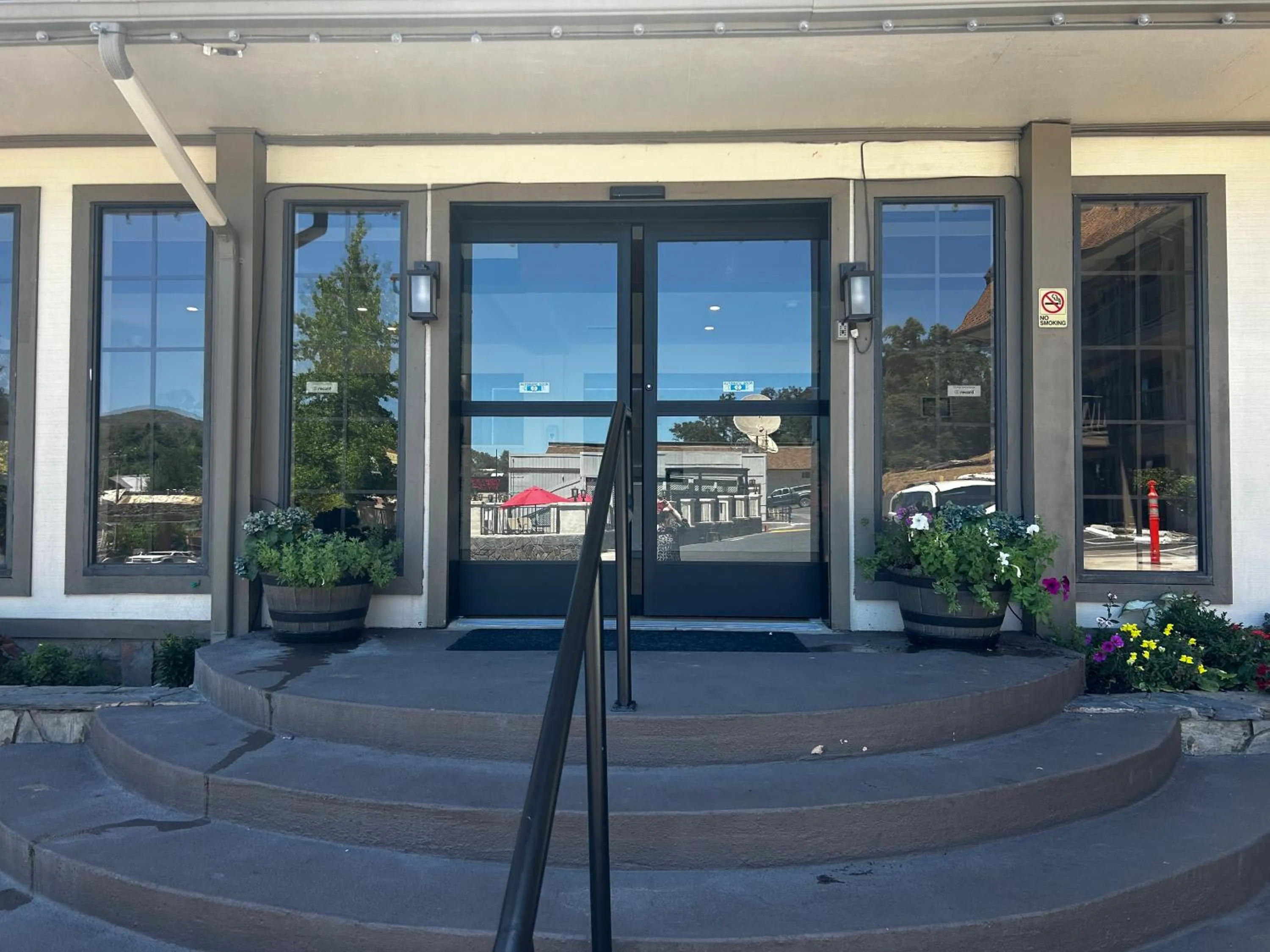 Facade/entrance in Heritage Inn - Yosemite/Sonora