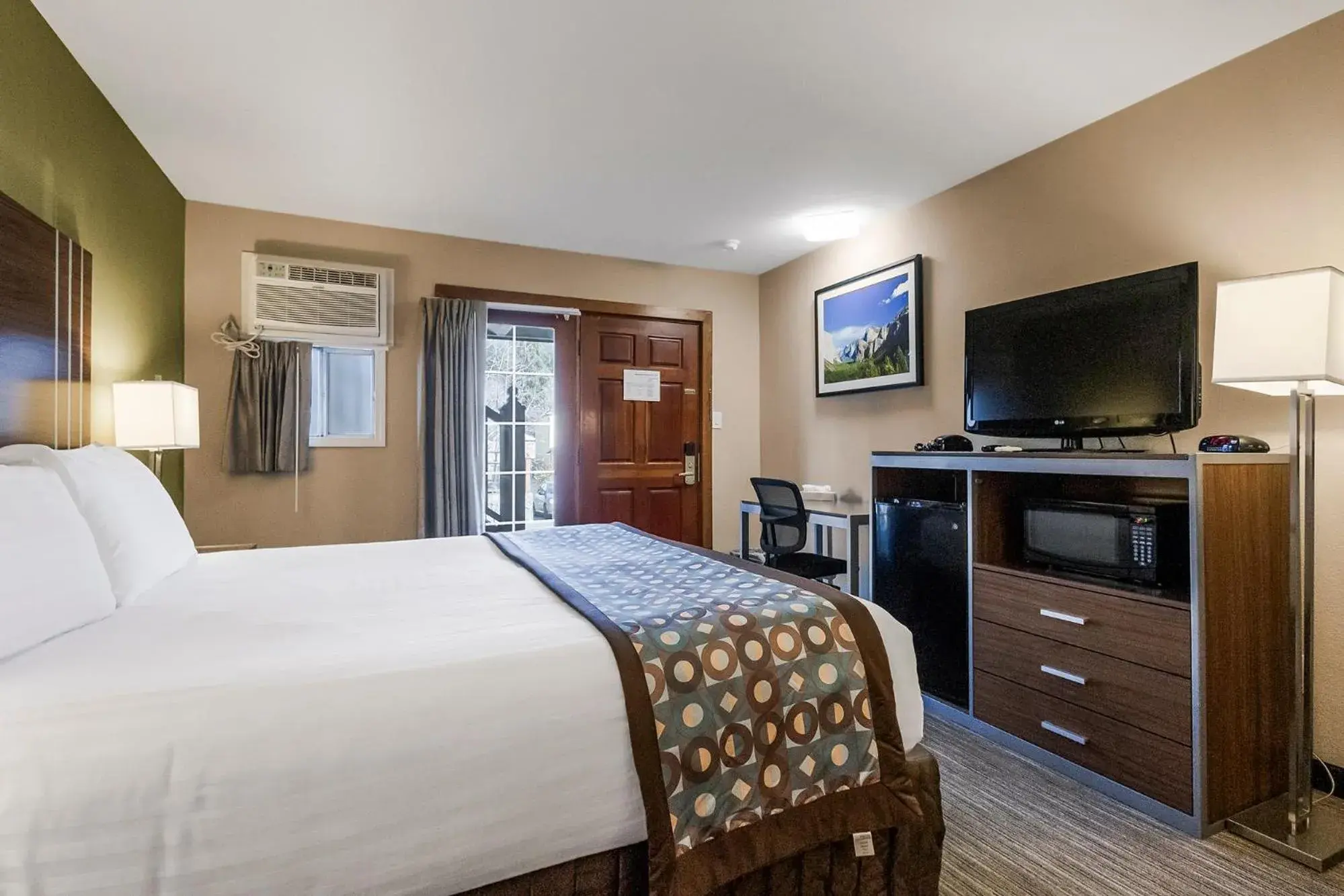 King Room in Heritage Inn - Yosemite/Sonora King Room in Heritage Inn - Yosemite/Sonora