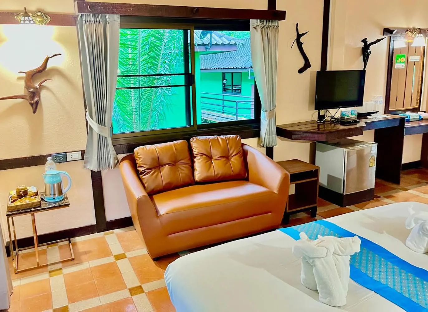 Khao Sok River Lodge Hotel