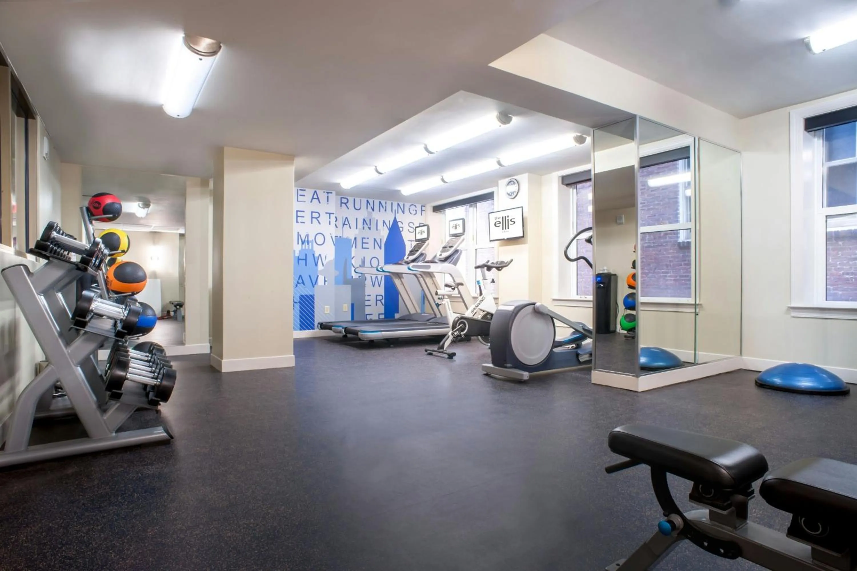 Fitness centre/facilities in Ellis Hotel, Atlanta, a Tribute Portfolio Hotel