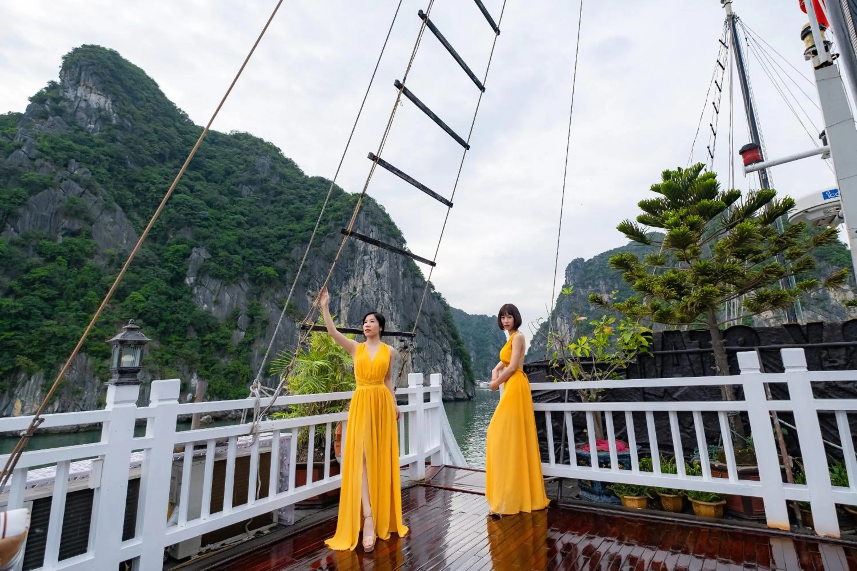 People in Victory Star Cruise