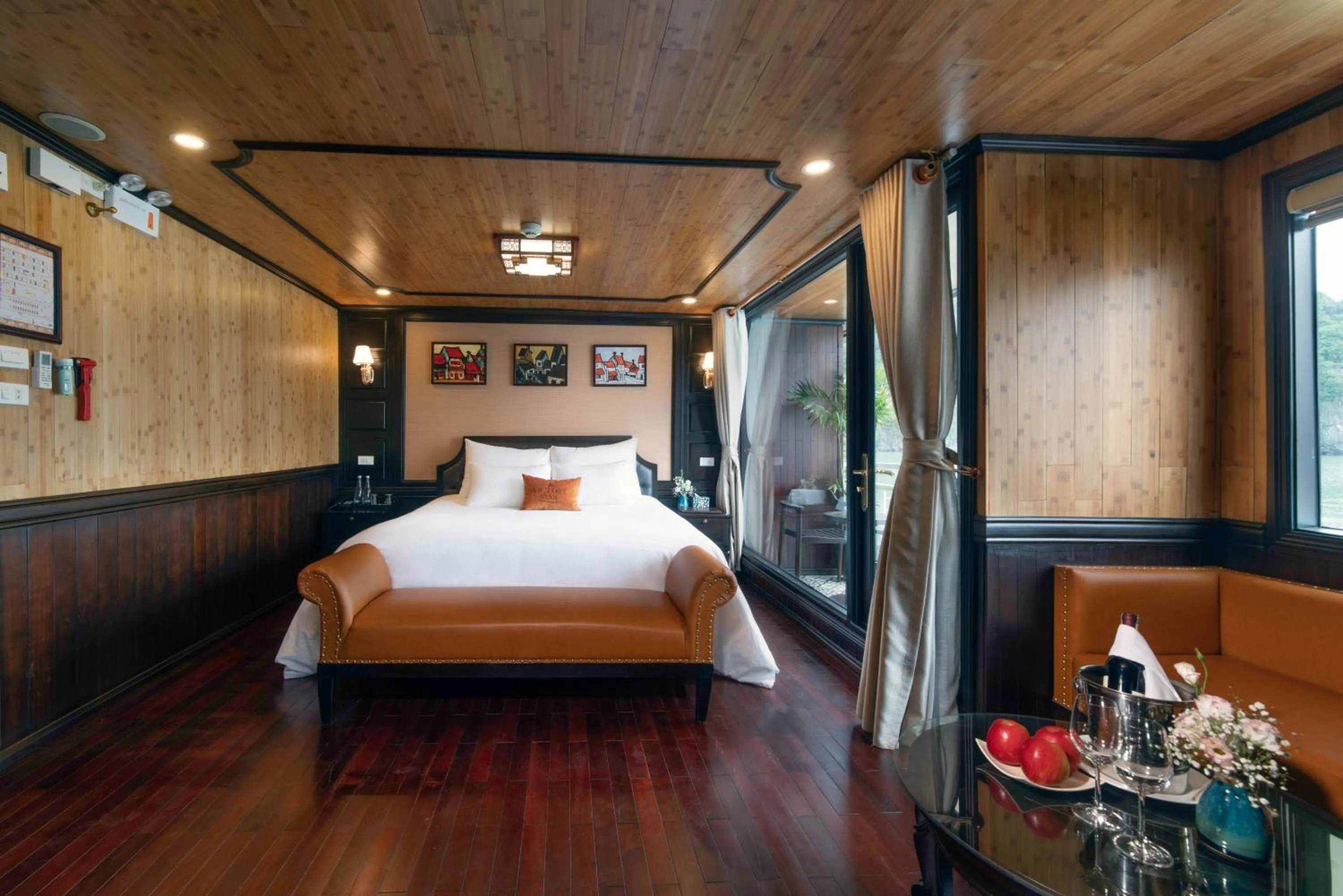 Photo of the whole room, Bed in Victory Star Cruise