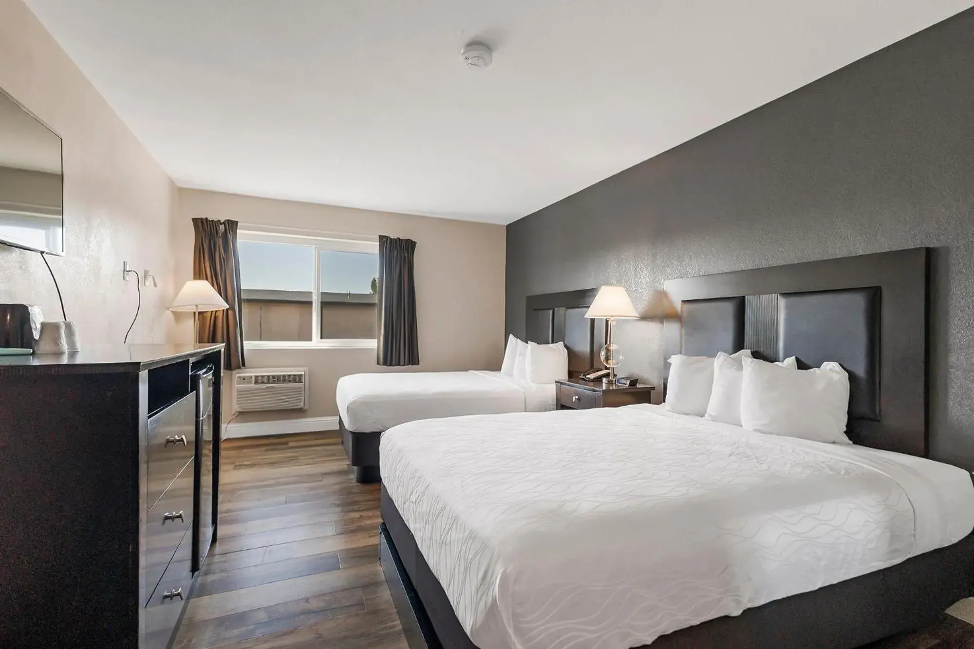 Double Room with Two Double Beds in Sutter Inn Double Room with Two Double Beds in Sutter Inn