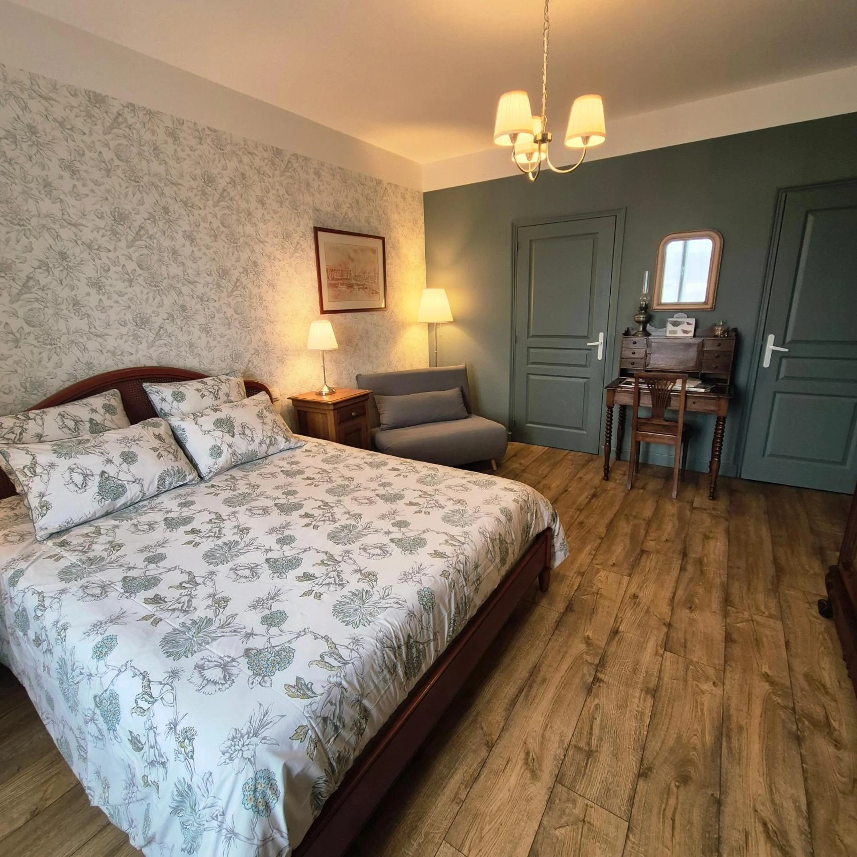 Bedroom, Bed in Maison d’hôtes KERGIQUEL