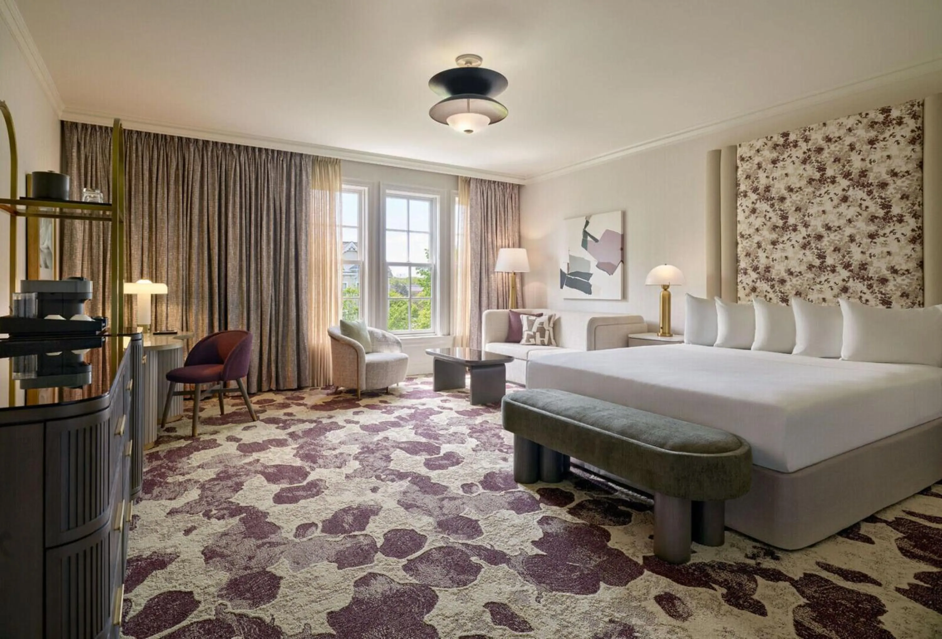 Bed in Royal Park Hotel