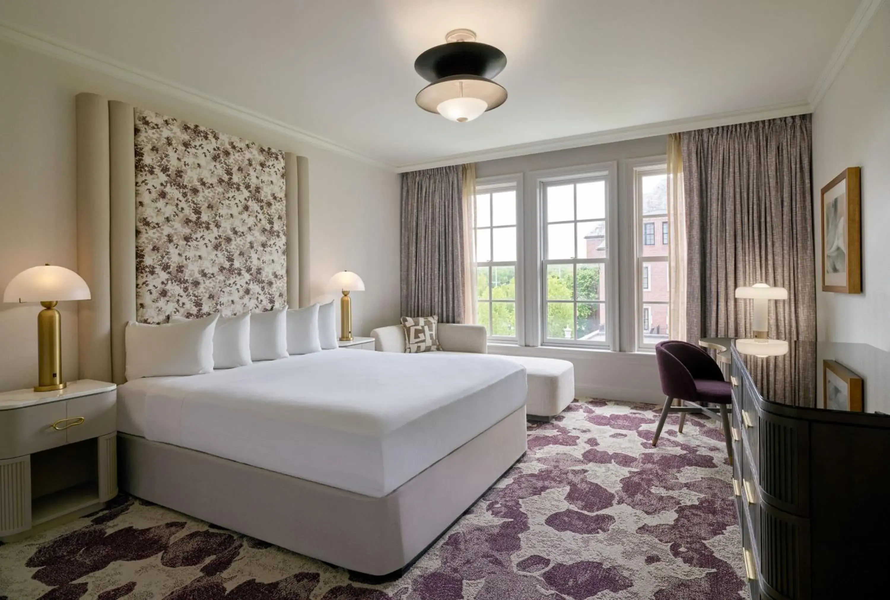 Executive King Room with City View - Non-Smoking in Royal Park Hotel Executive King Room with City View - Non-Smoking in Royal Park Hotel