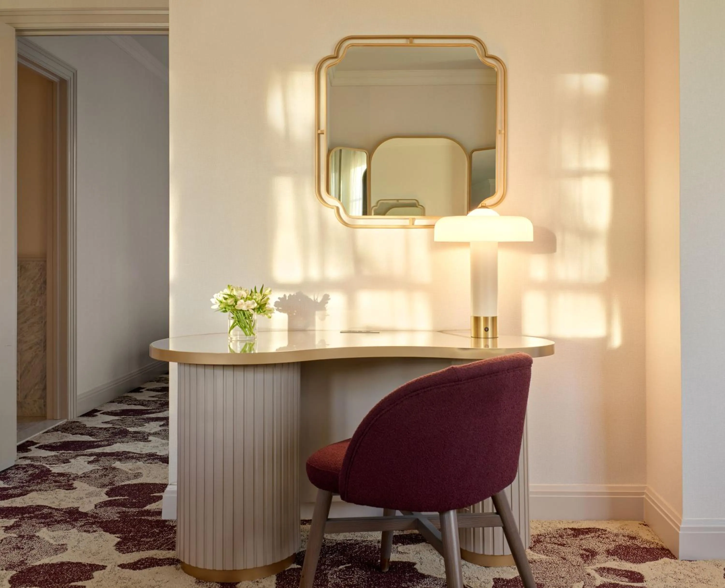 Seating area in Royal Park Hotel