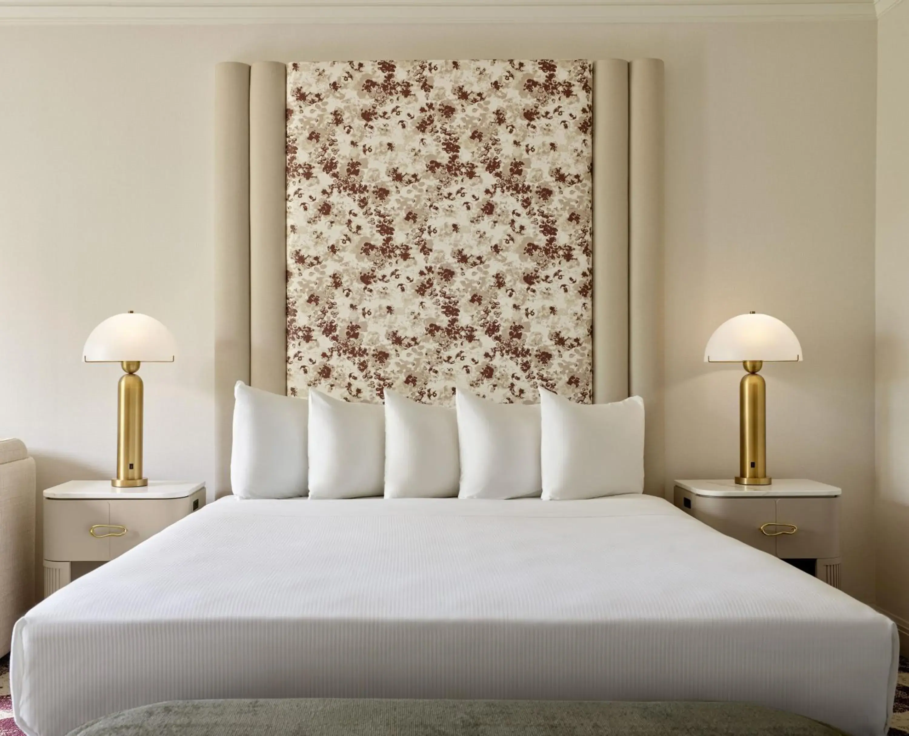 Executive King Room with Roll-In Shower and City View - Disability Access in Royal Park Hotel Executive King Room with Roll-In Shower and City View - Disability Access in Royal Park Hotel