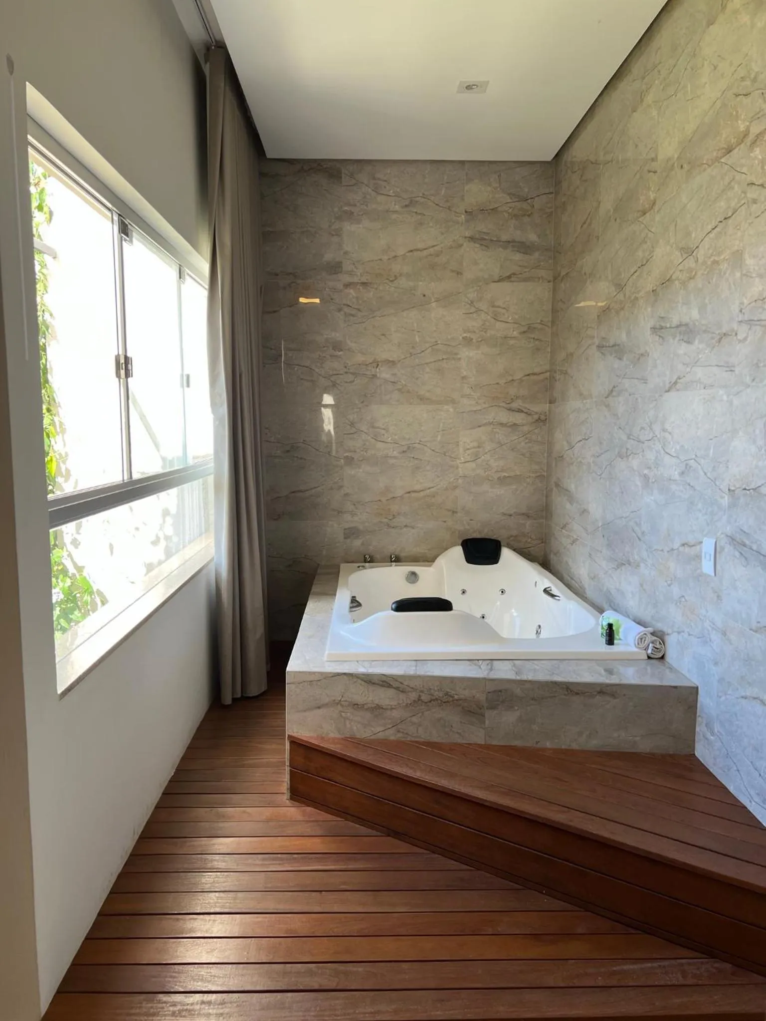 Hot Tub, Bed in Pousada Viver Capitólio