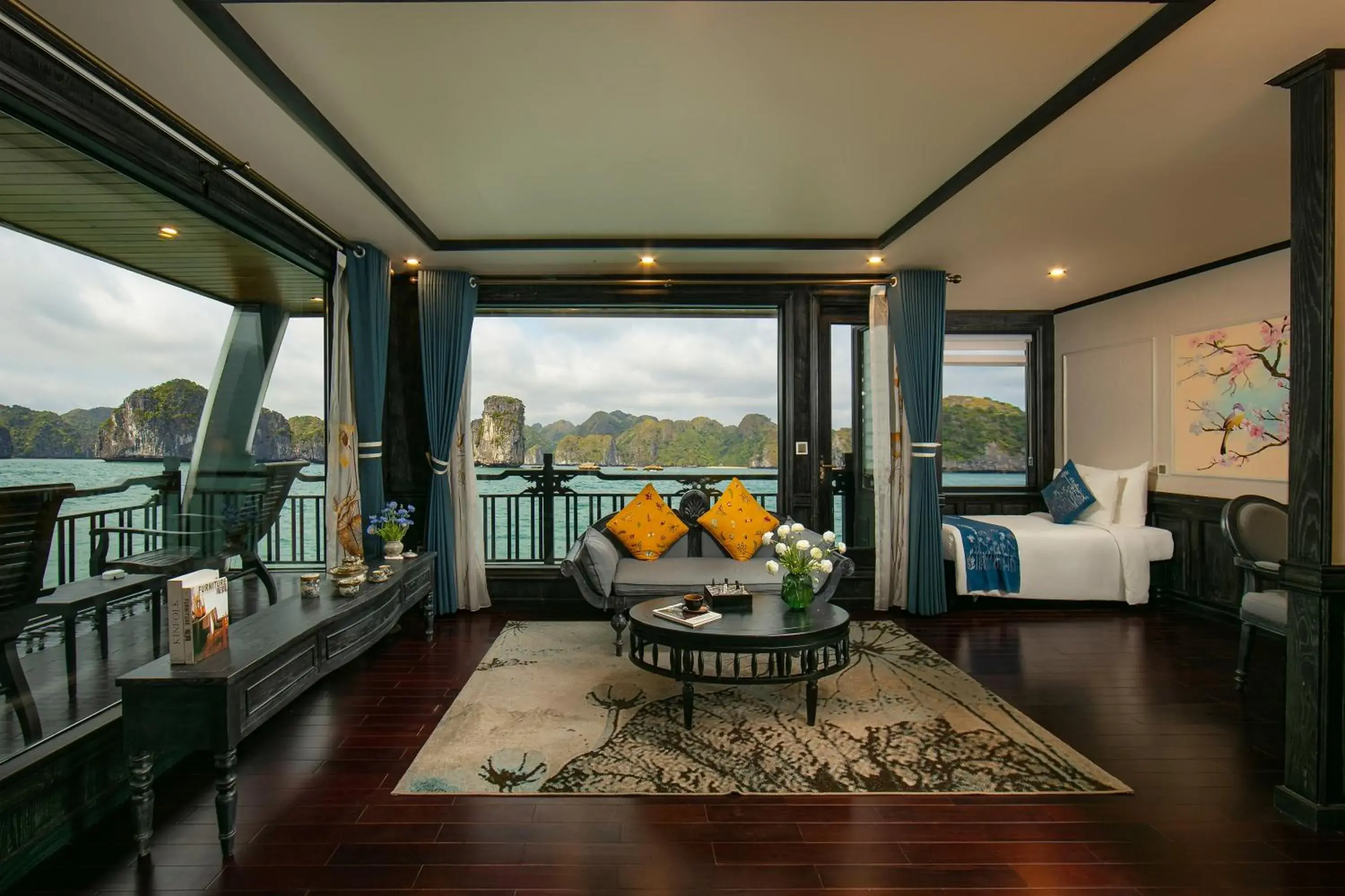 Lan Ha Junior Grand Suite with Private Balcony - 2 Days 1 Night in La Regina Grand Cruise Lan Ha Junior Grand Suite with Private Balcony - 2 Days 1 Night in La Regina Grand Cruise