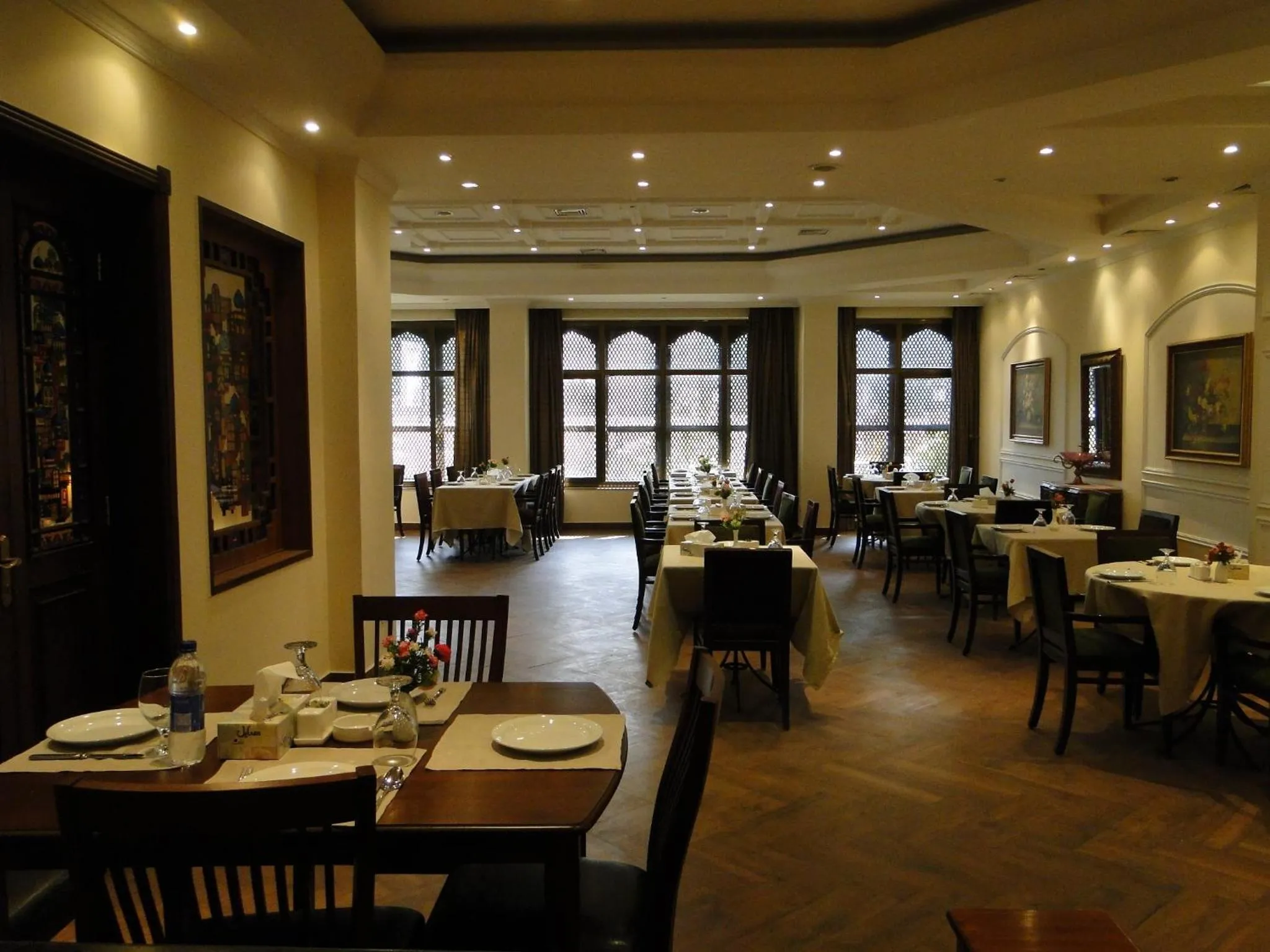 Restaurant/places to eat in Shanasheel Palace Hotel