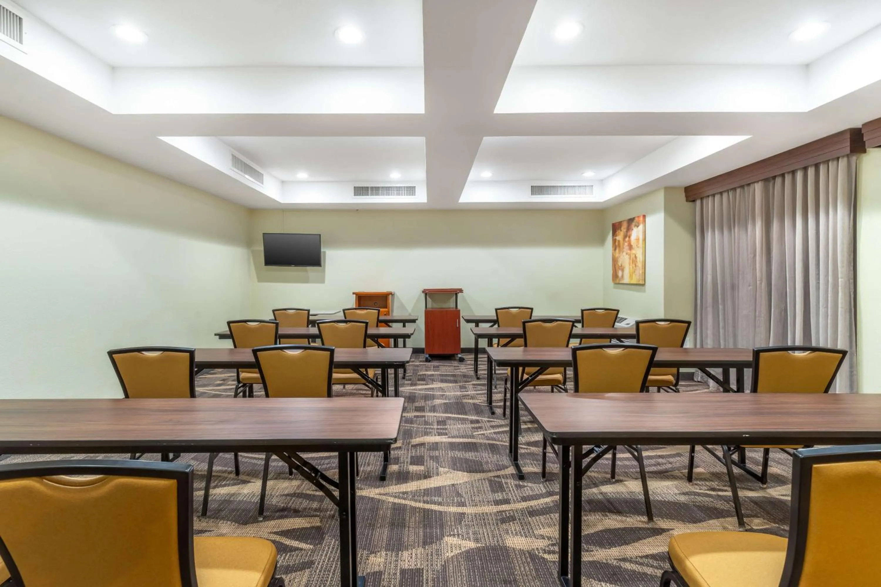 Meeting/conference room in Best Western John Muir Inn