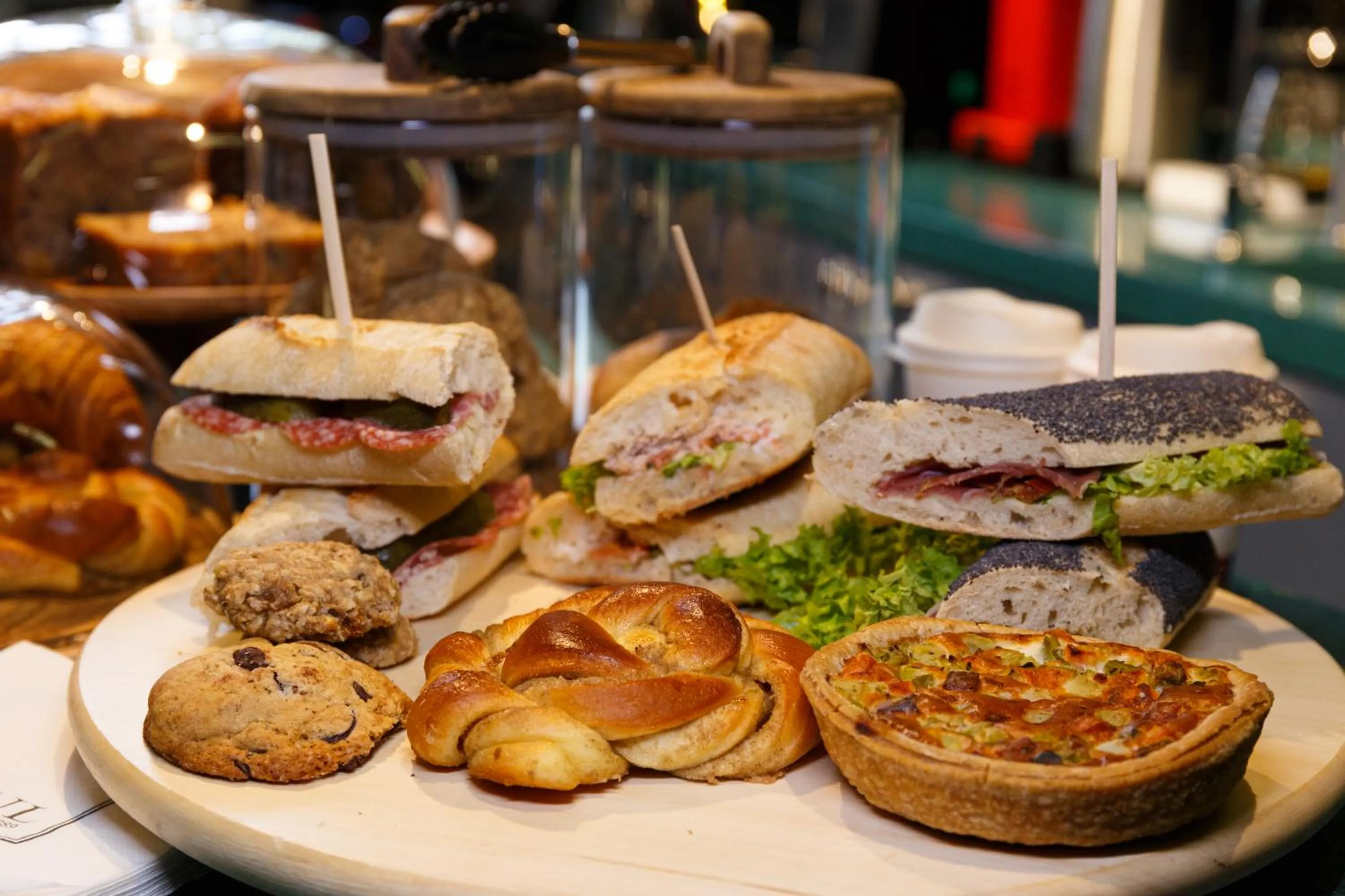 Food and drinks in Aparthotel Blend City Center