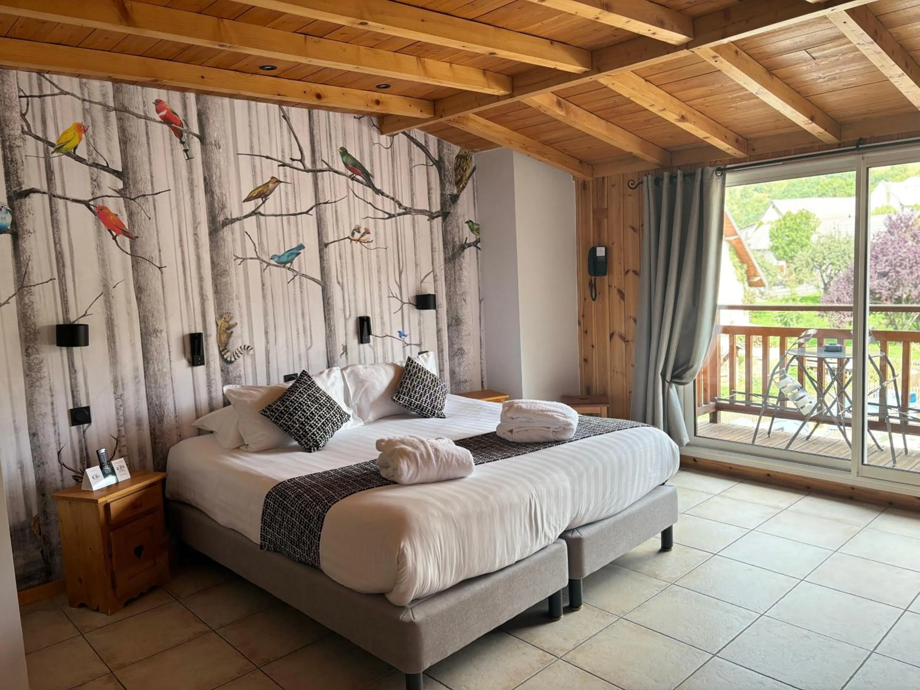 Bedroom, Bed in Logis Hôtel & Spa Les Autanes