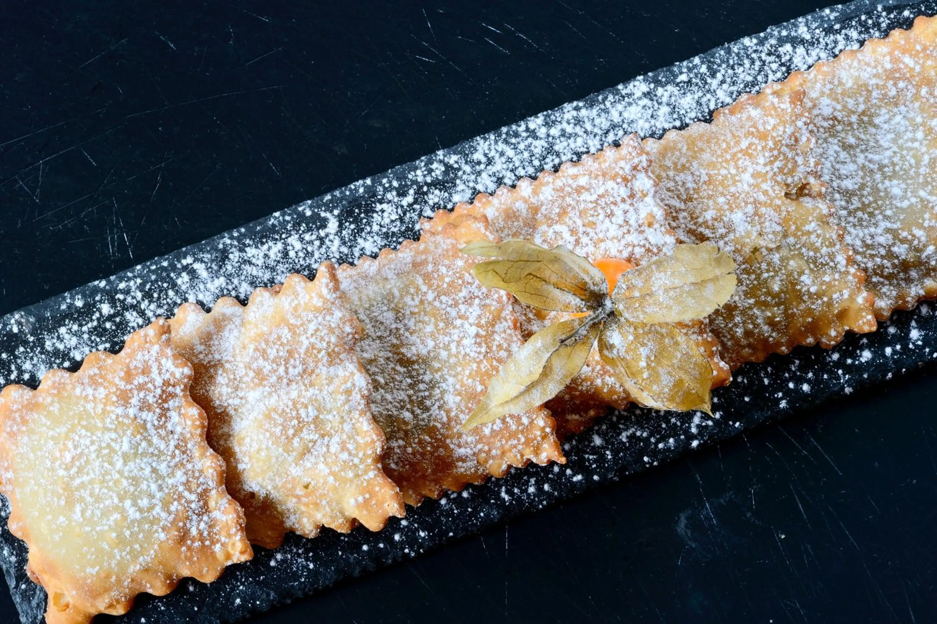 Meals in Logis Hôtel & Spa Les Autanes