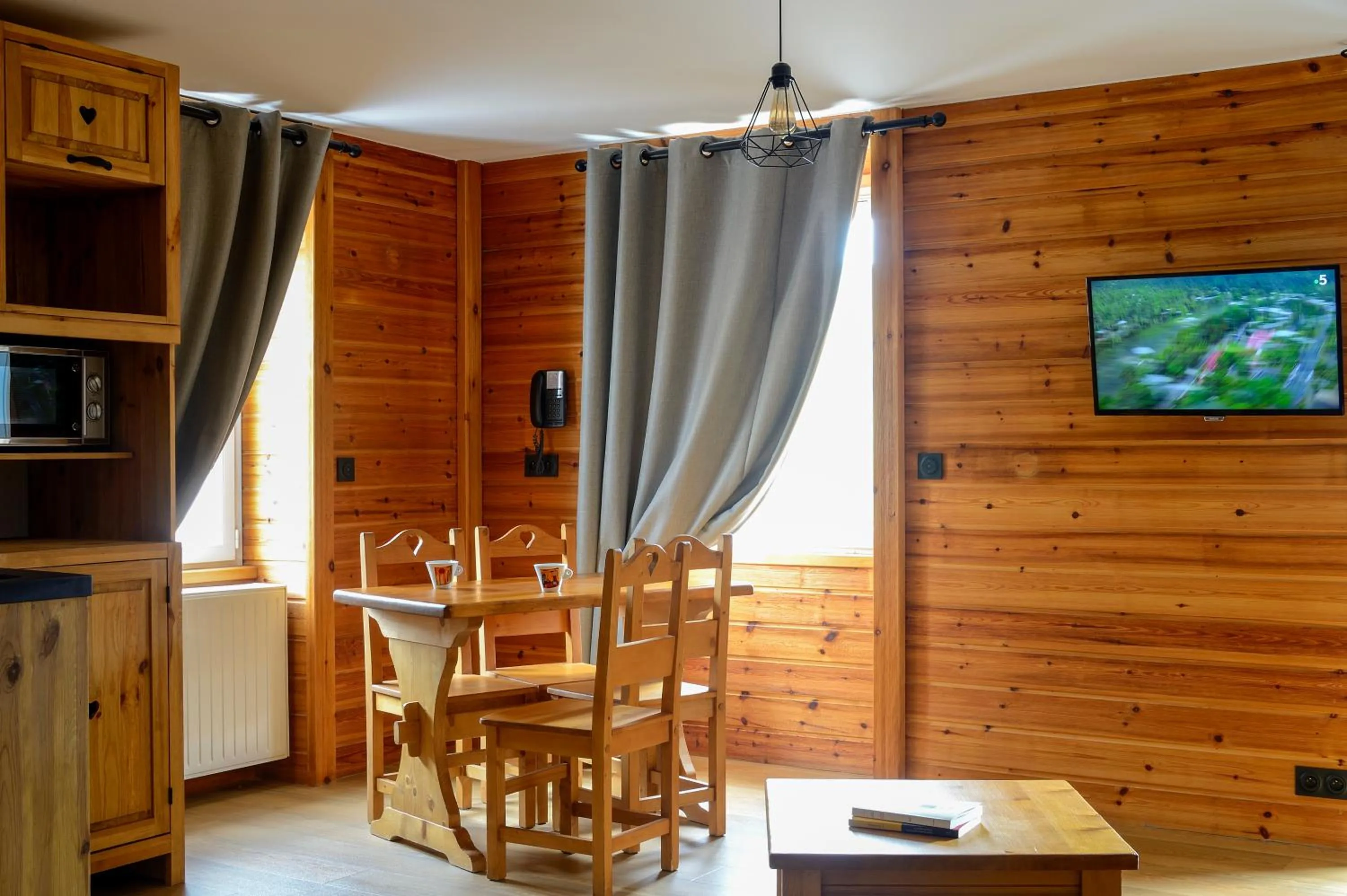 Property building in Logis Hôtel & Spa Les Autanes