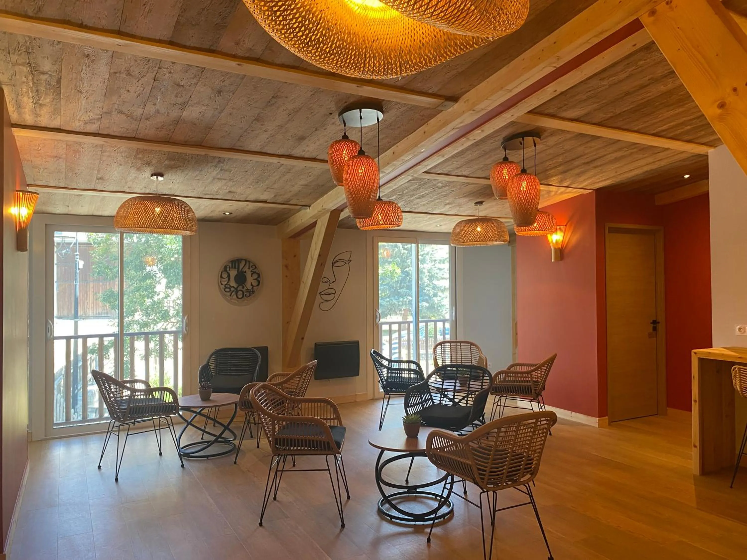 Living room in Logis Hôtel & Spa Les Autanes