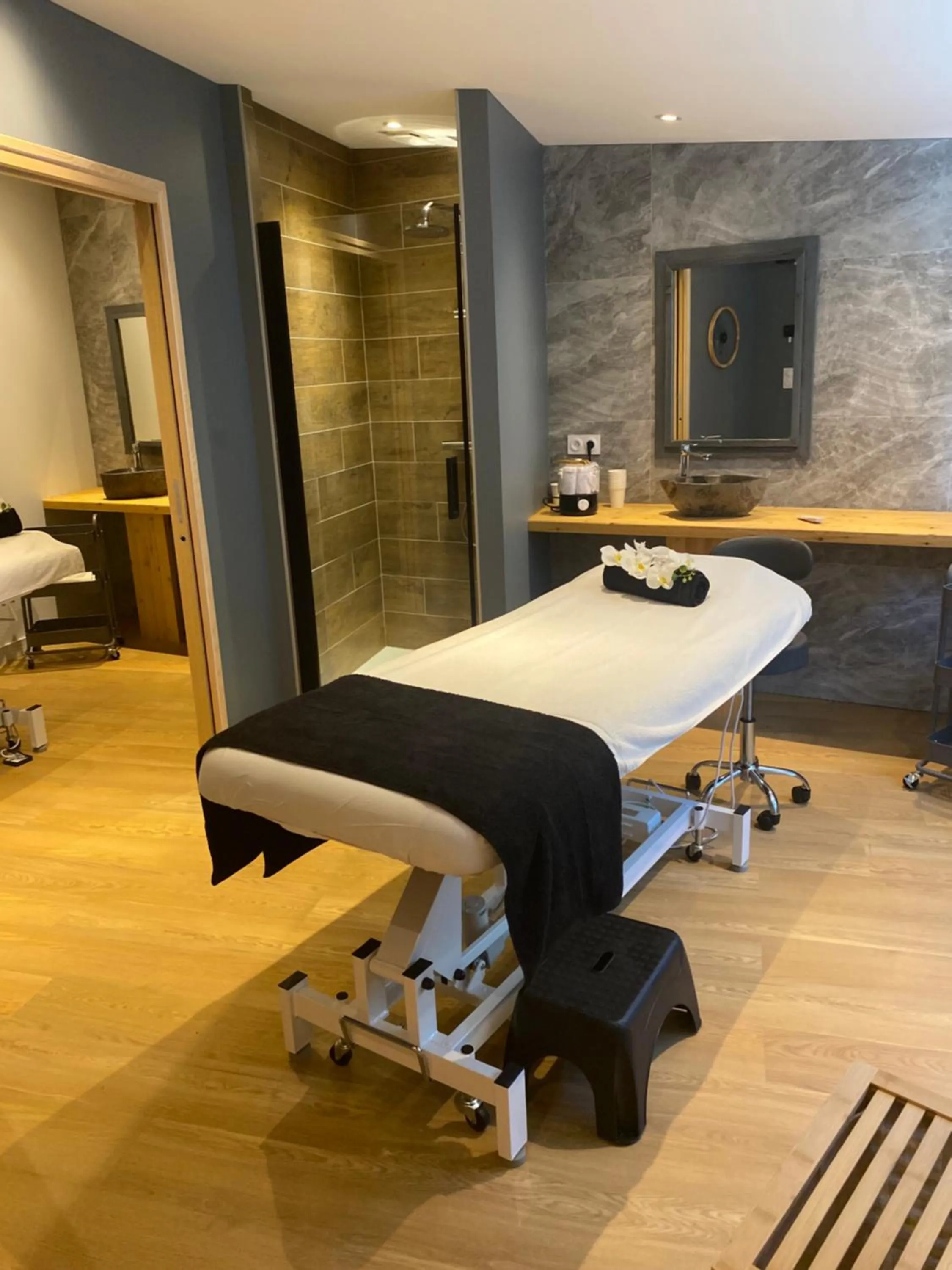 Spa and wellness centre/facilities in Logis Hôtel & Spa Les Autanes