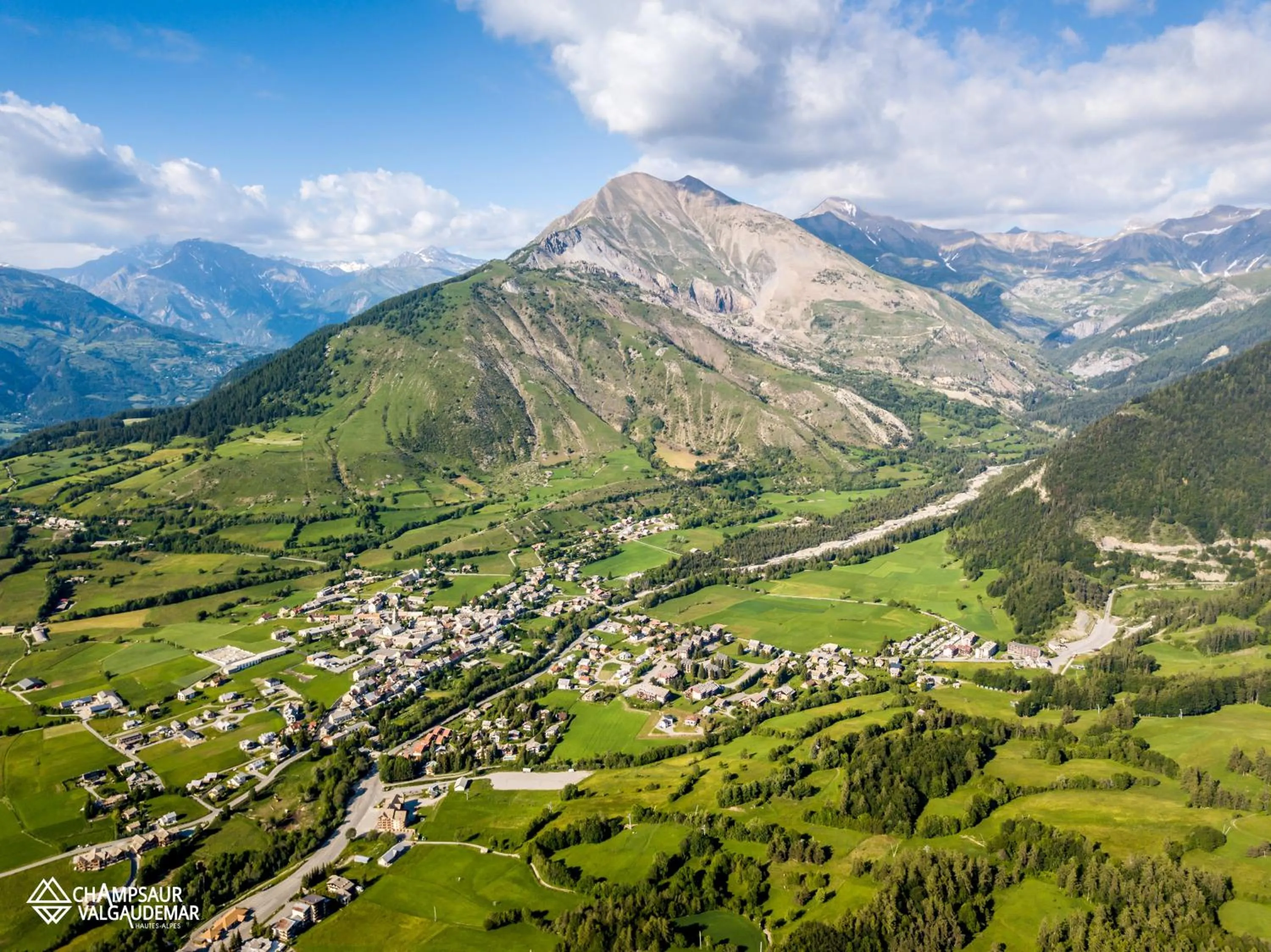 Summer in Logis Hôtel & Spa Les Autanes