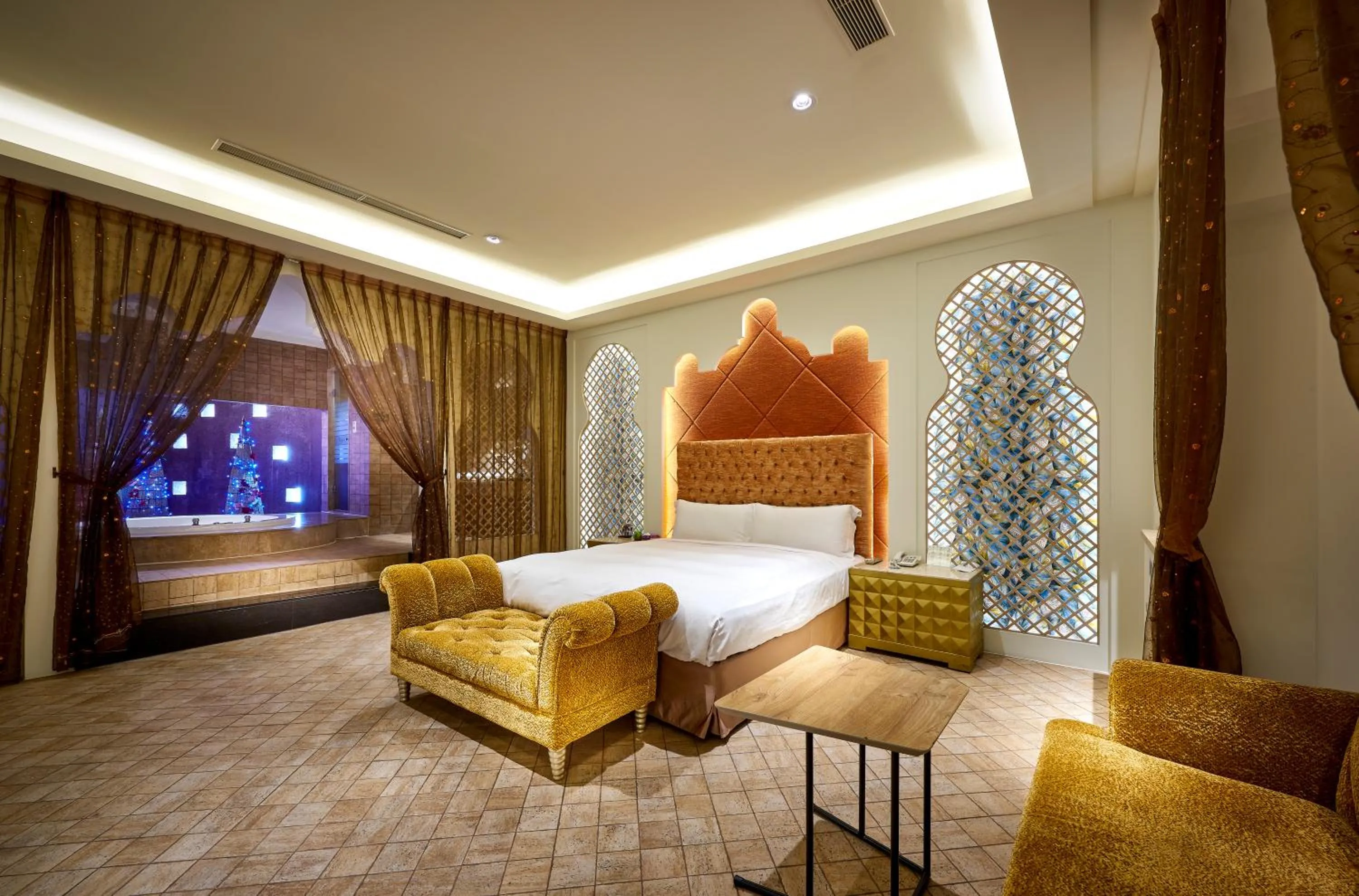 Bedroom, Bed in Takao Love Motel