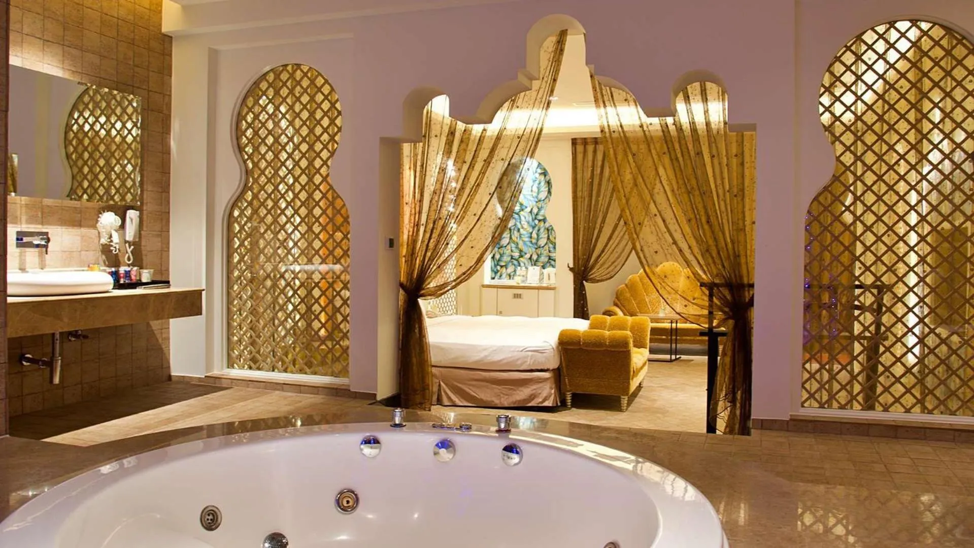 Bathroom, Bed in Takao Love Motel