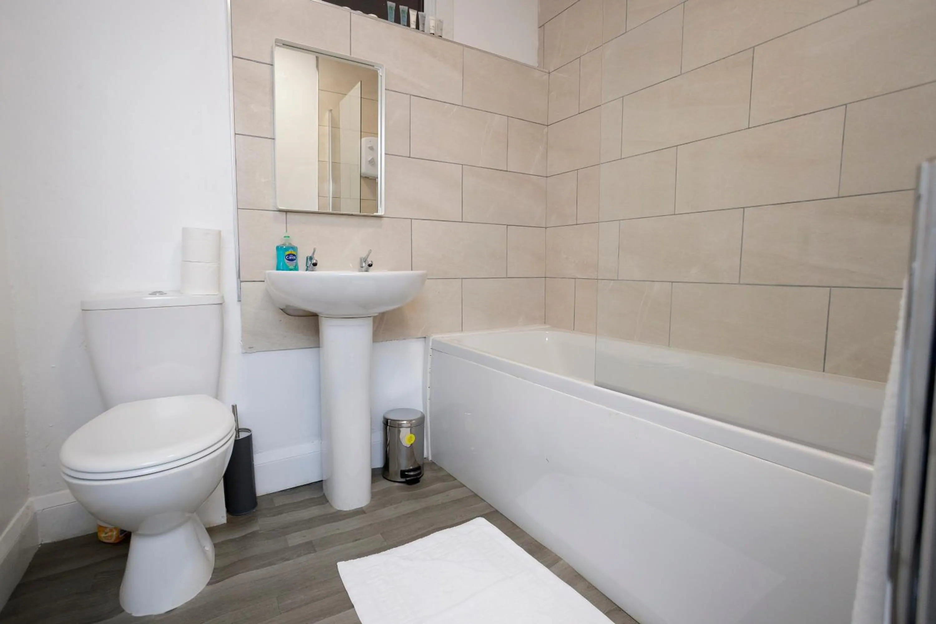 Bathroom in KIRKSTALL SERVICED APARTMENTS LEEDS