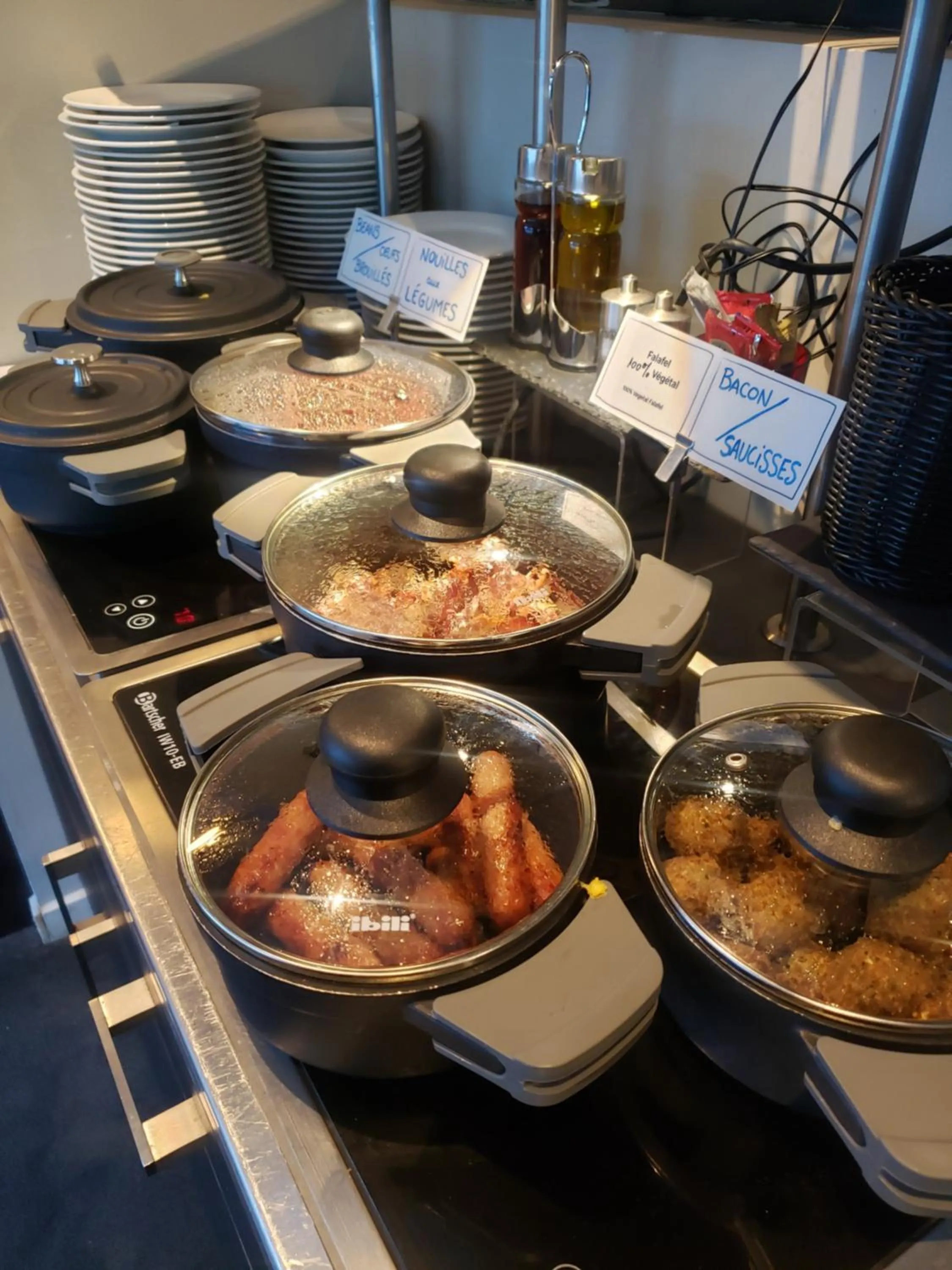 Restaurant/places to eat in Mercure Bordeaux Lac